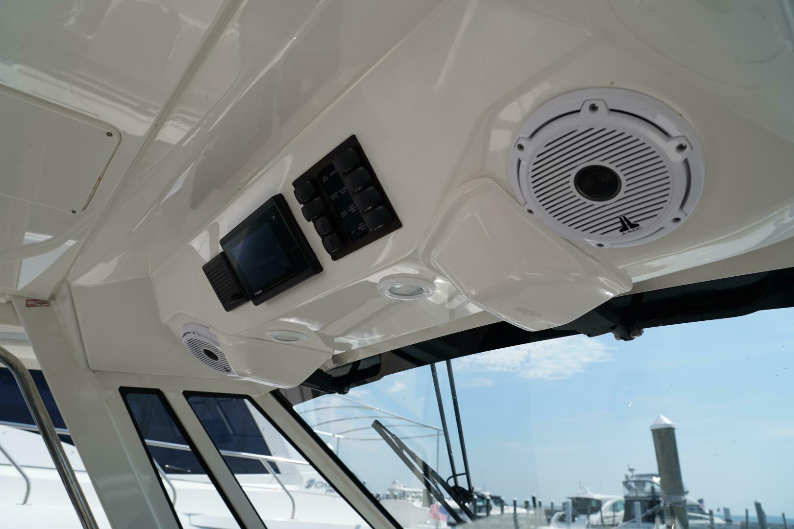 2022 PURSUIT S 428 Sport Base - Image 24