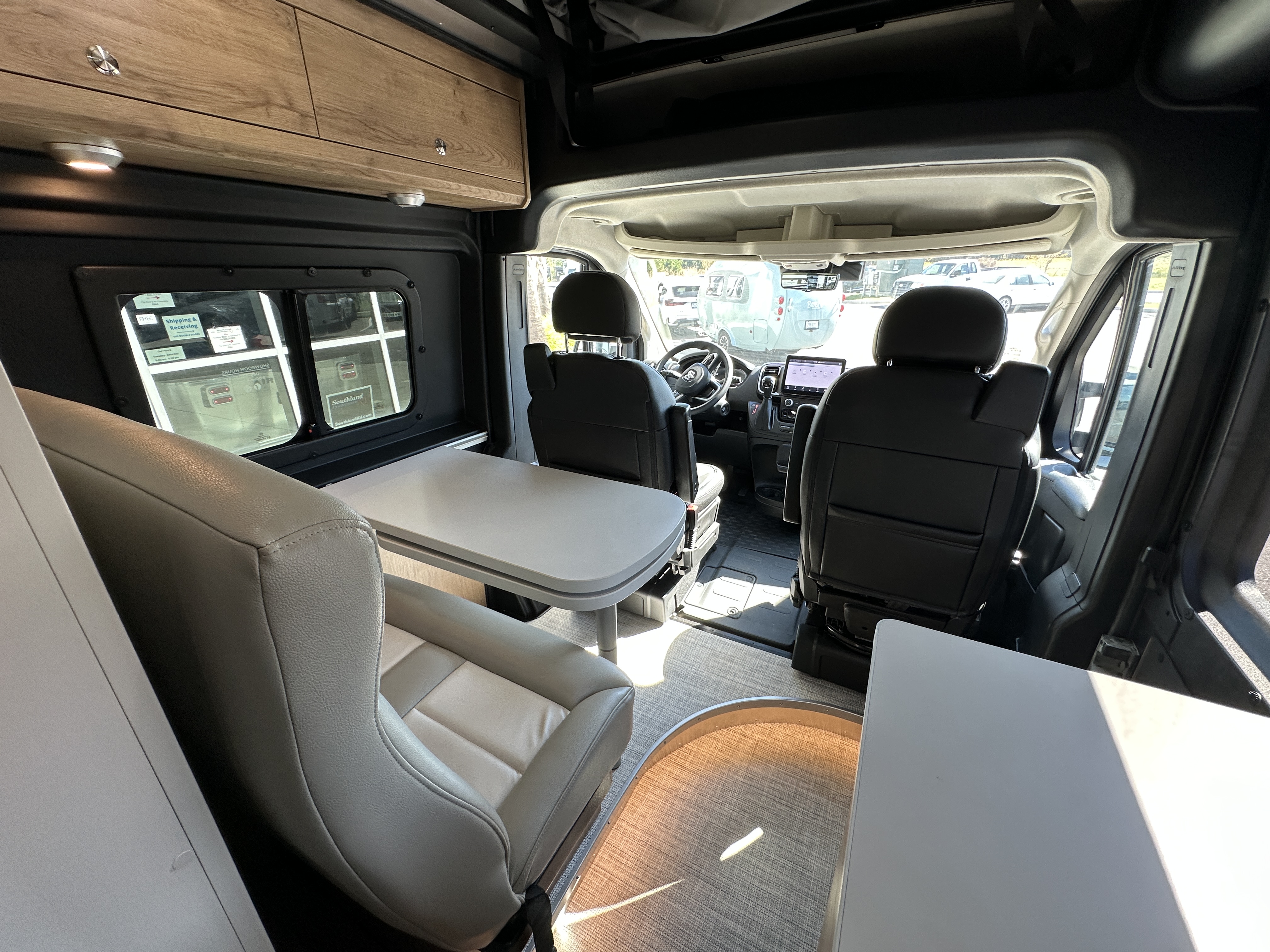 2026 Airstream Rangeline Base - Image 11