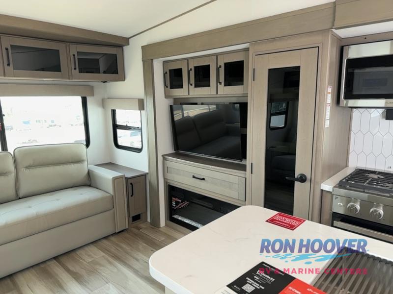2026 GRAND DESIGN 337RLS - Image 9