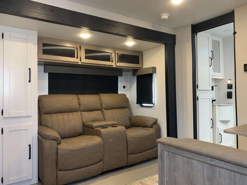 2025 PALOMINO 227RK - Image 18