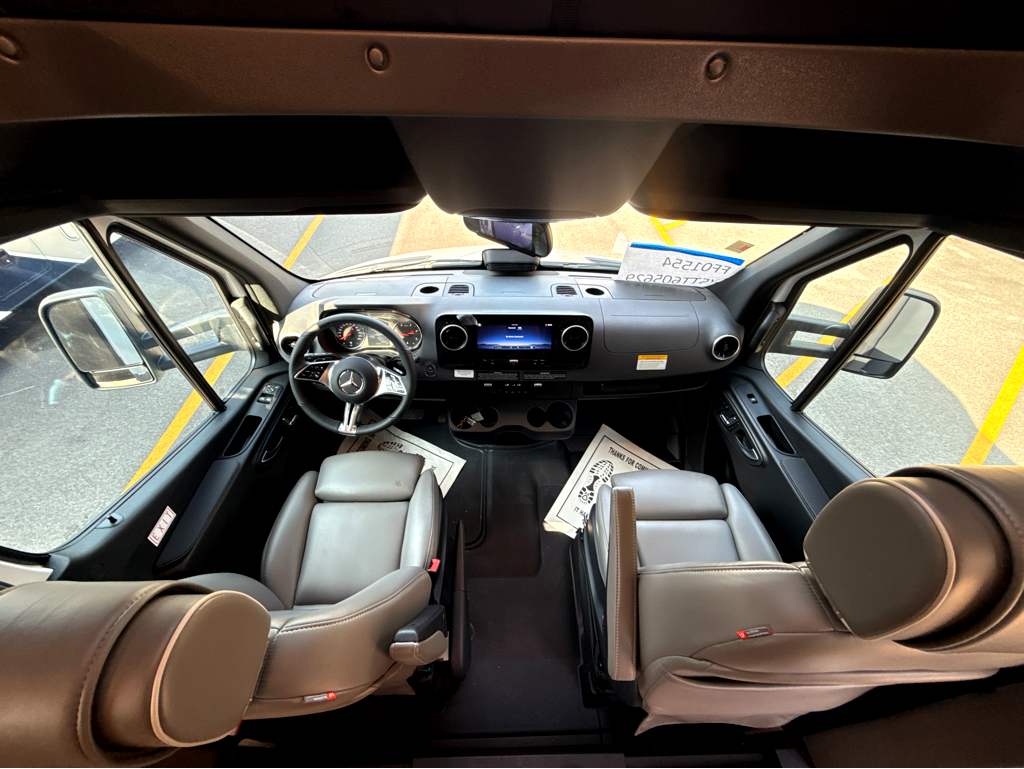 2027 Grand Design Lineage Series M 25FW - Image 20