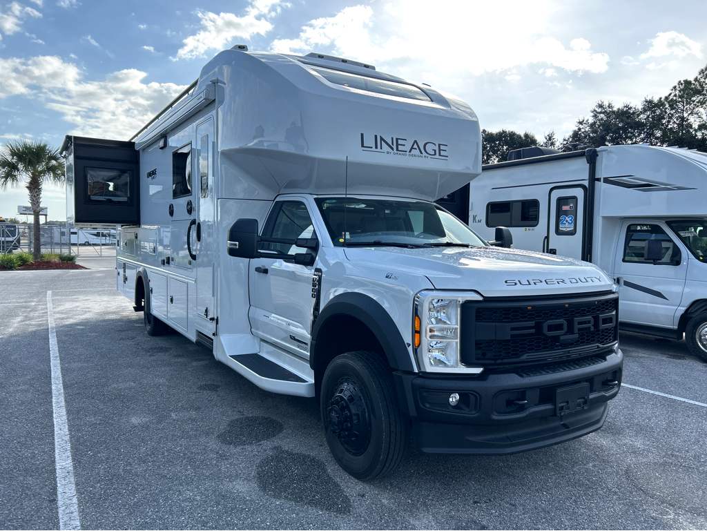 2026 GRAND DESIGN LINEAGE SERIES F 31ZW - Image 1