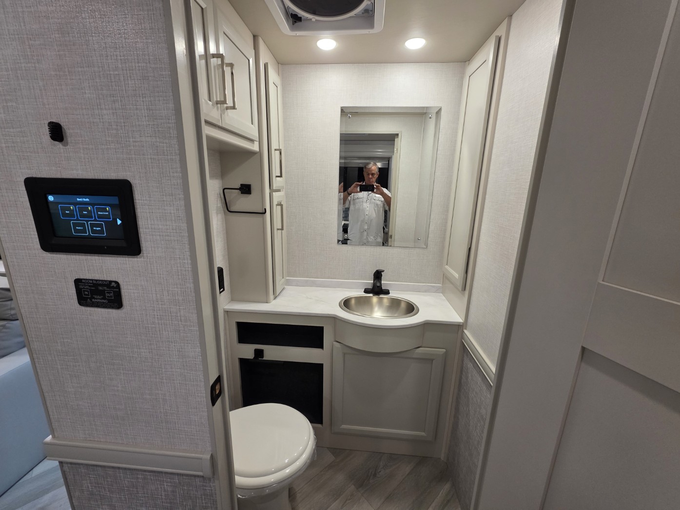 2026 Holiday Rambler Invicta 33HB - Image 34