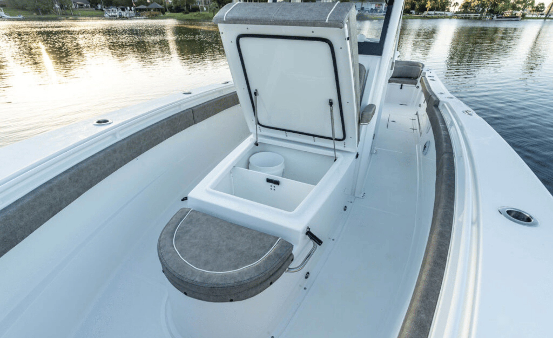 2027 Sea Hunt Ultra 305SL - Image 13