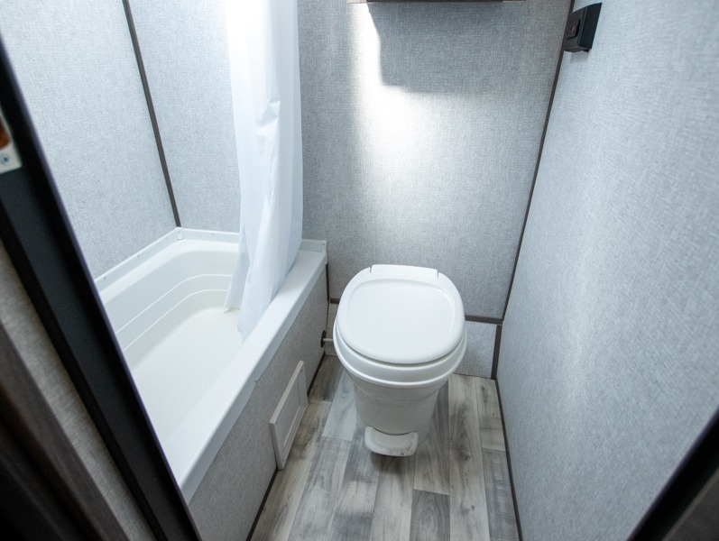 2022 Dutchmen RV Kodiak 175BH - Image 13
