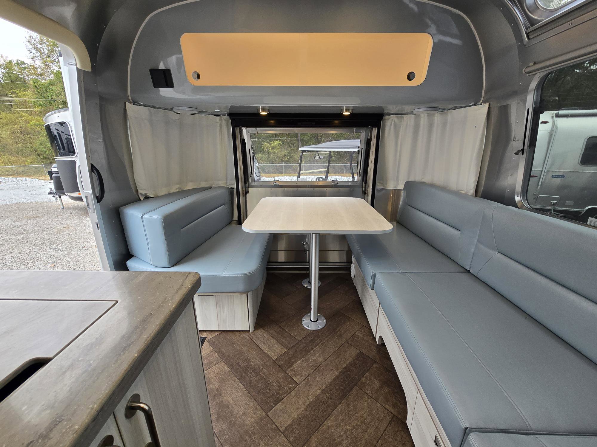 2026 Airstream International 25FB - Image 10