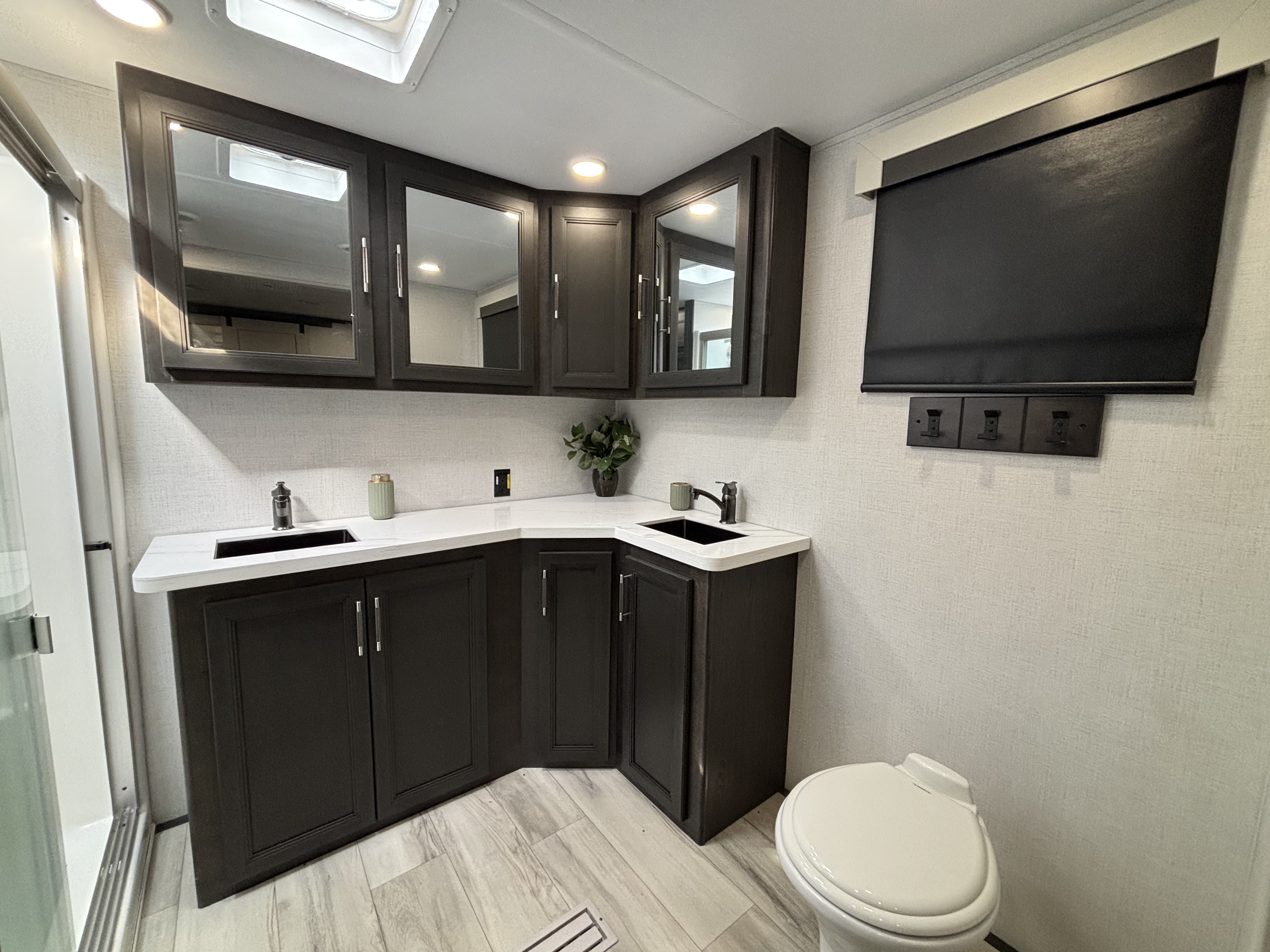 2025 Keystone Alpine 3700FL - Image 20