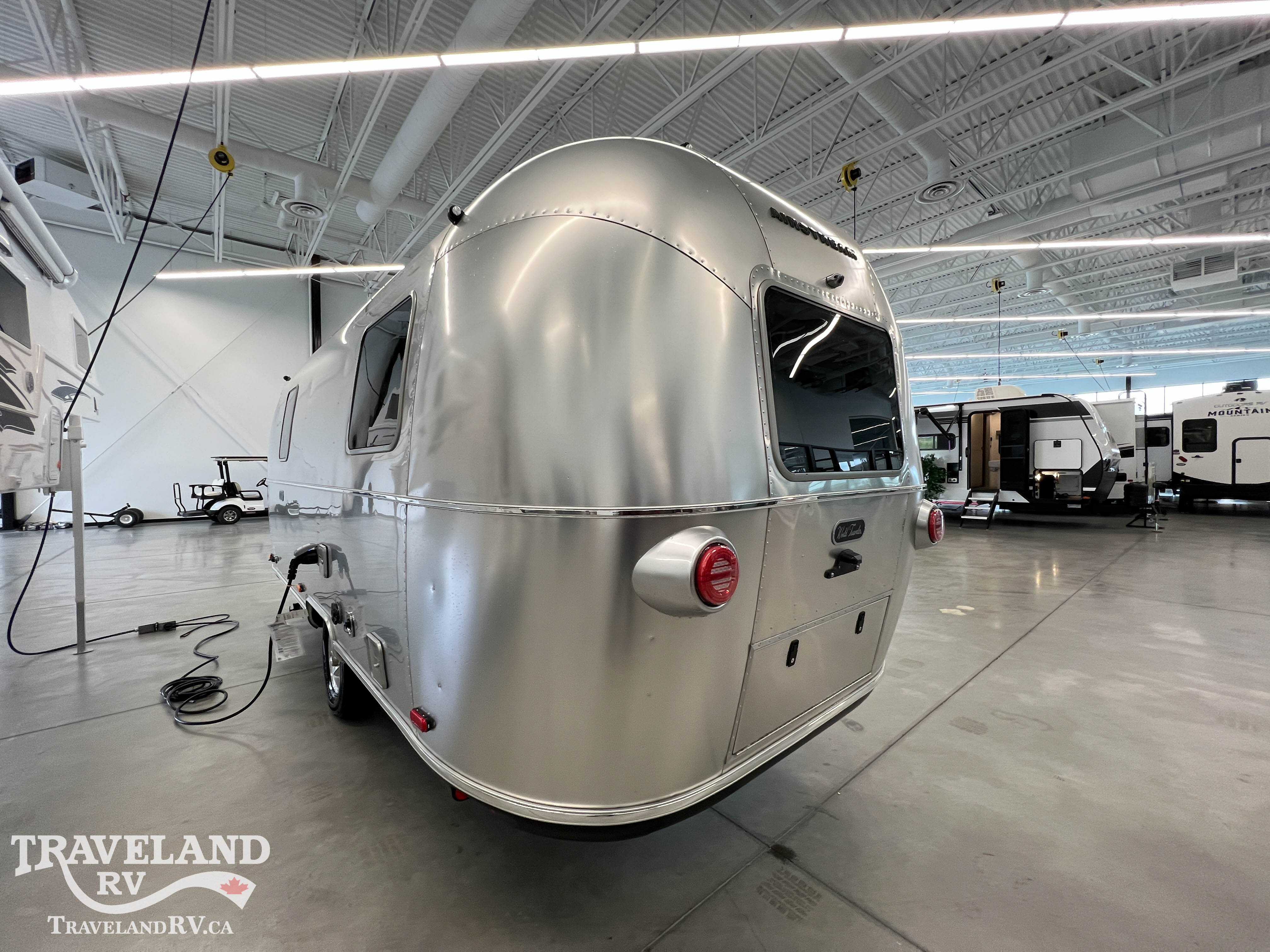 2026 AIRSTREAM 22RB WORLD TRAVELER - Image 6