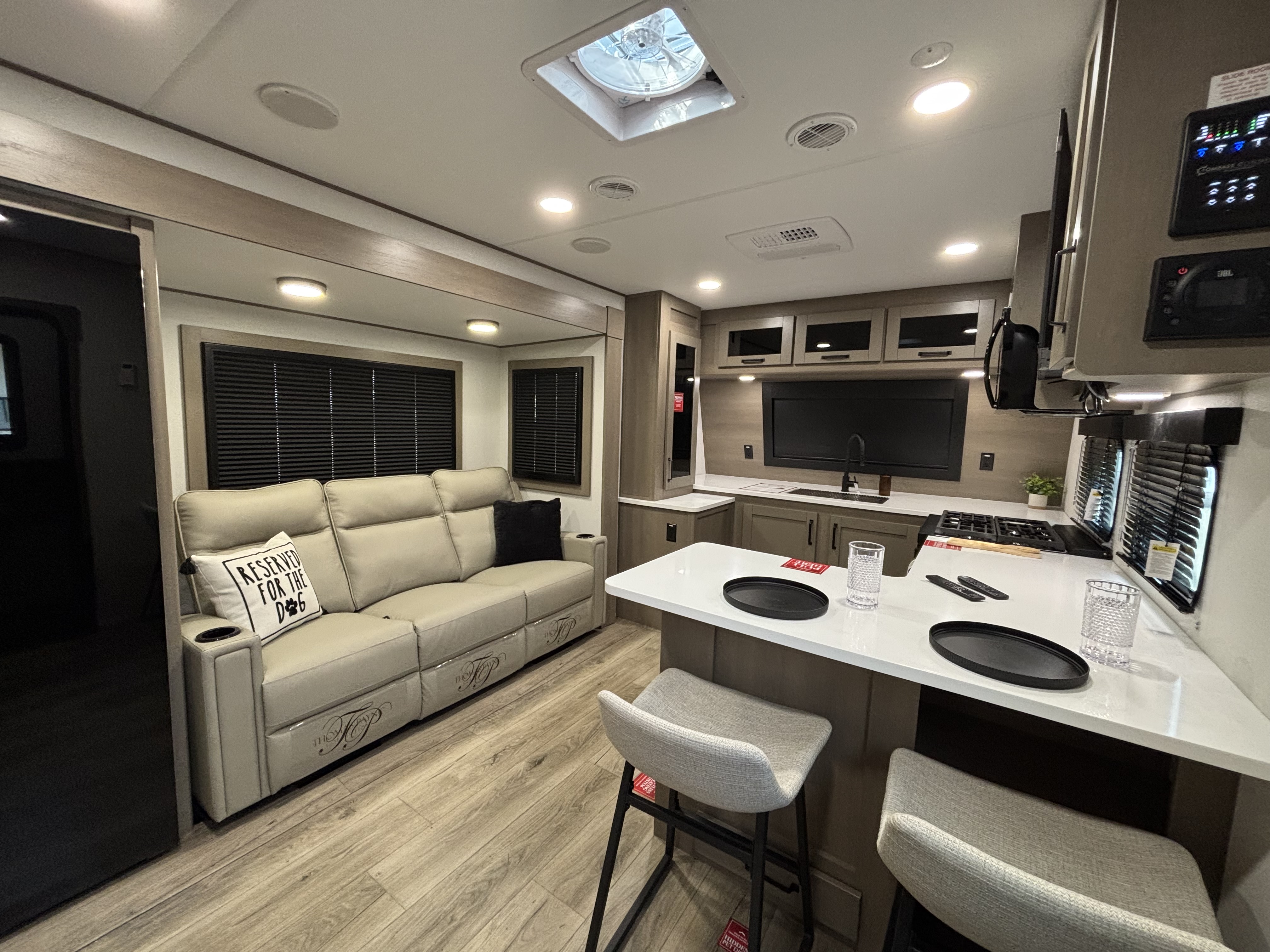 2026 Grand Design Reflection Travel Trailer 322FKTS - Image 9
