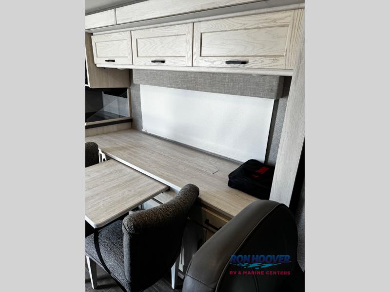 2022 WINNEBAGO 30T - Image 12