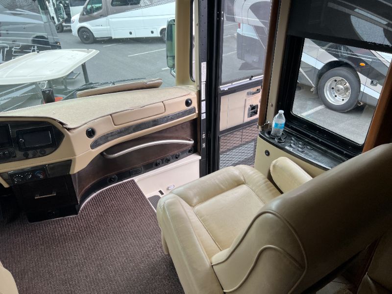 2014 Tiffin Allegro Bus 37 AP - Image 5