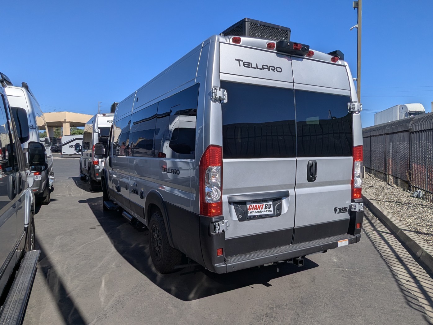 2027 Thor Motor Coach Tellaro 20Y - Image 4