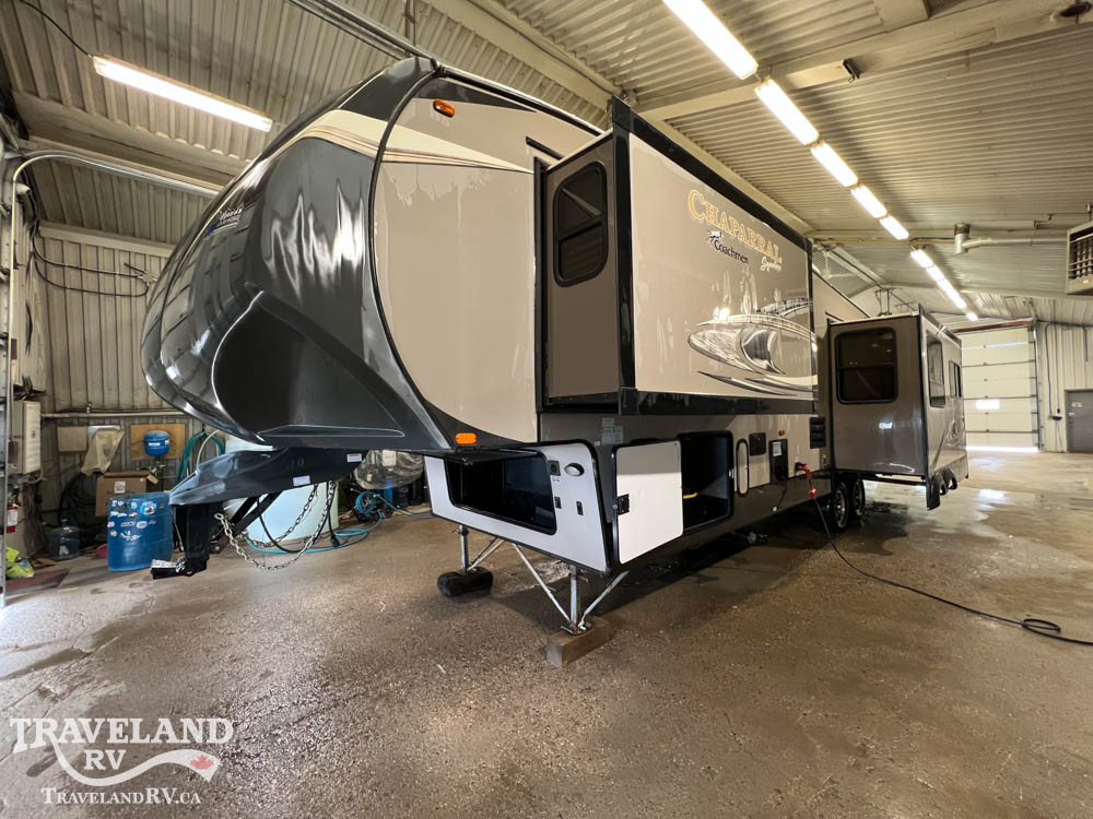 2015 Coachmen Chaparral Signature 327RLKS - Image 6