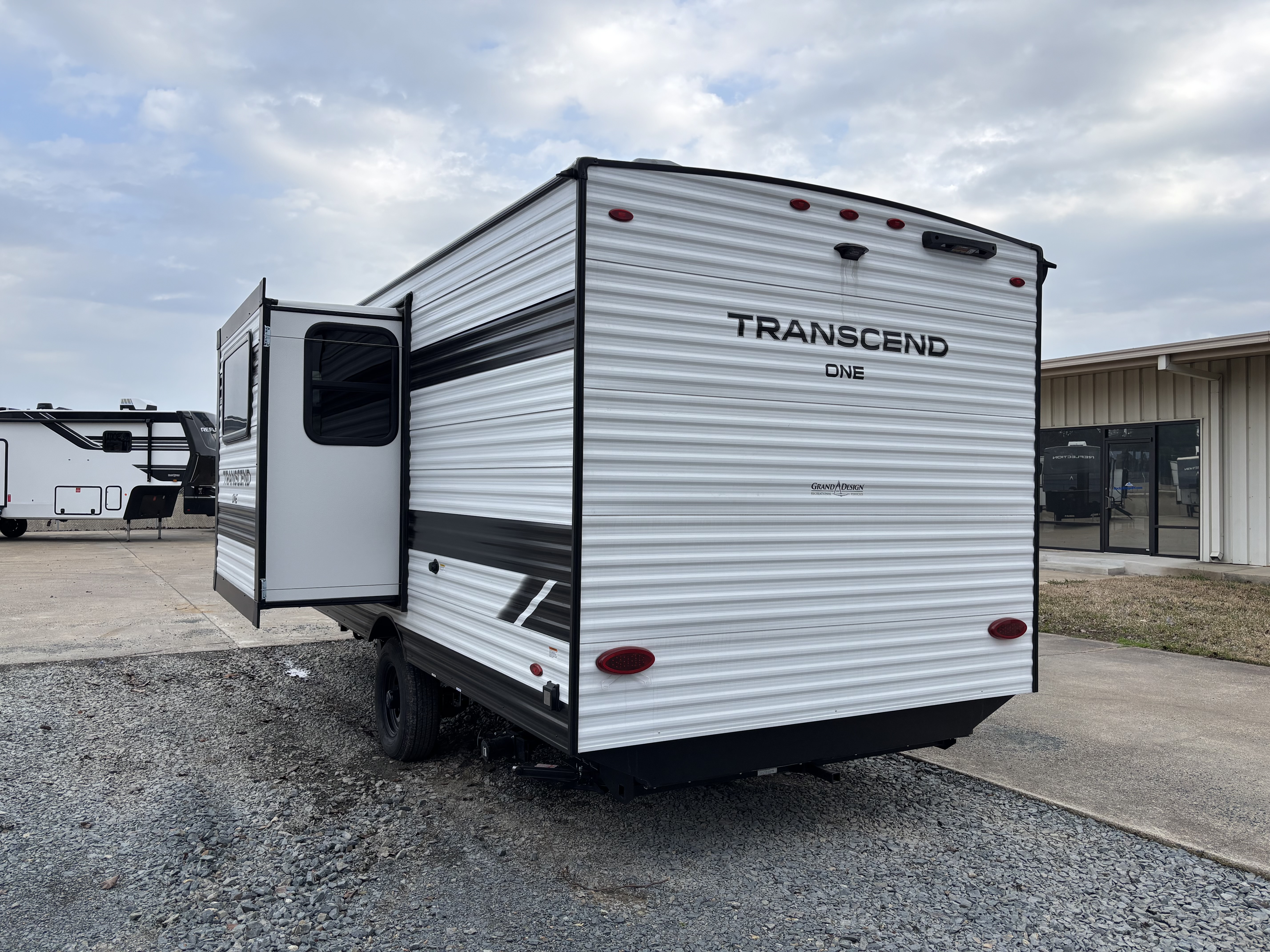 2026 Grand Design Transcend ONE 161DB - Image 6