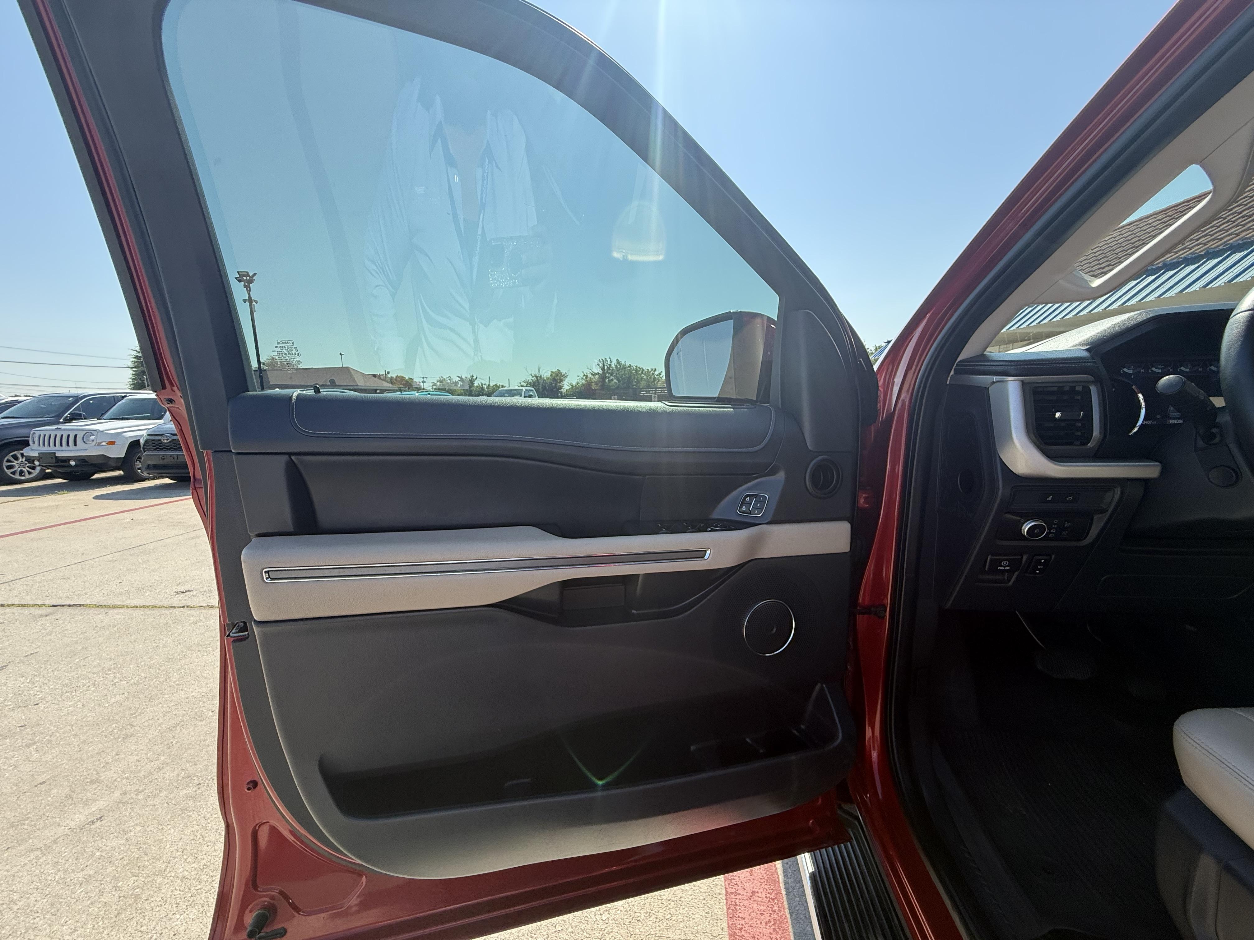 2022 Ford Expedition 78357 - Image 24