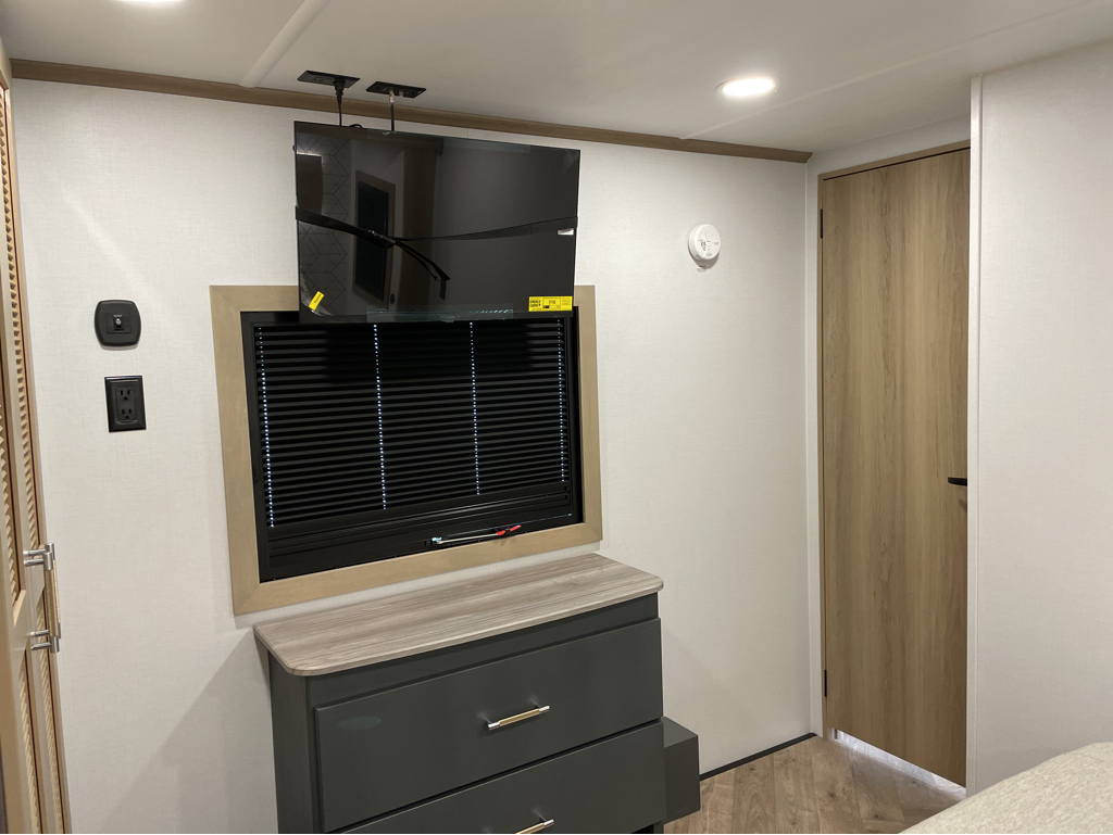 2026 Keystone Raptor 433 - Image 23