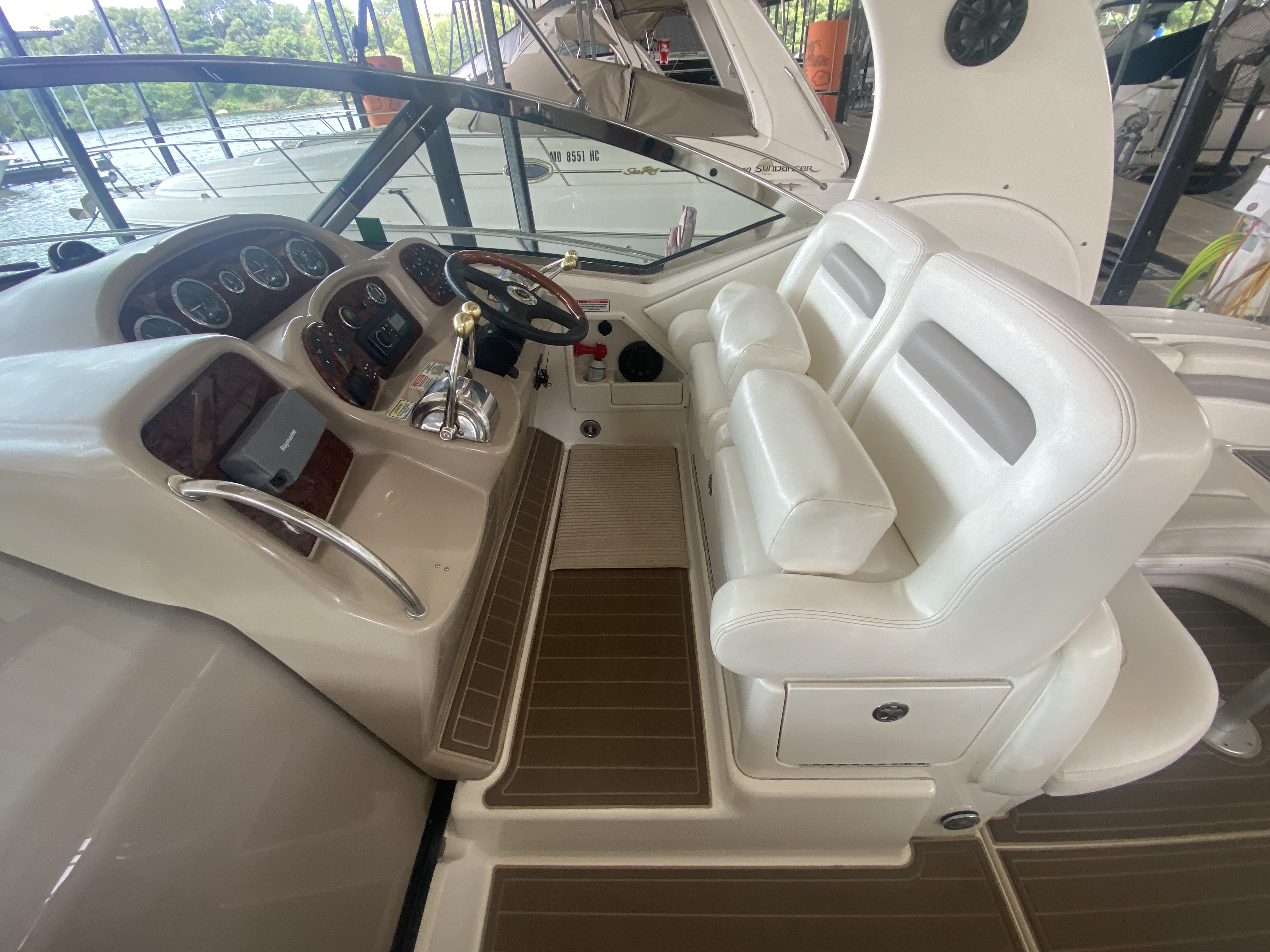2003 Sea Ray 320 Sundancer - Image 30