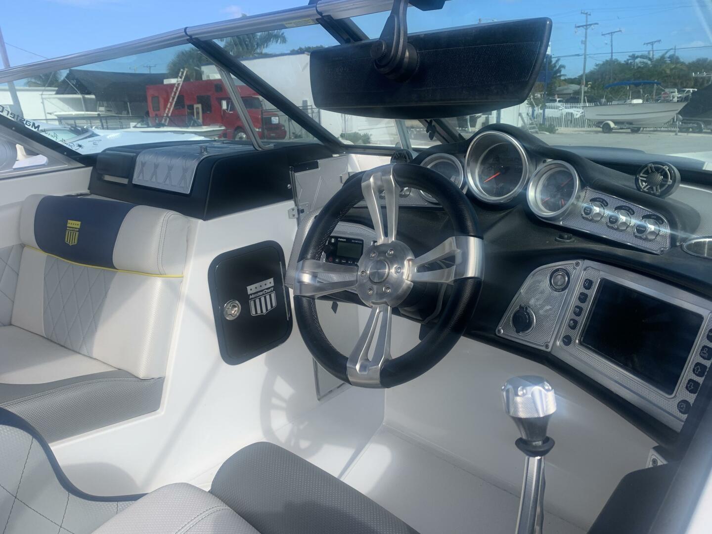 2015 MasterCraft X23 - Image 5