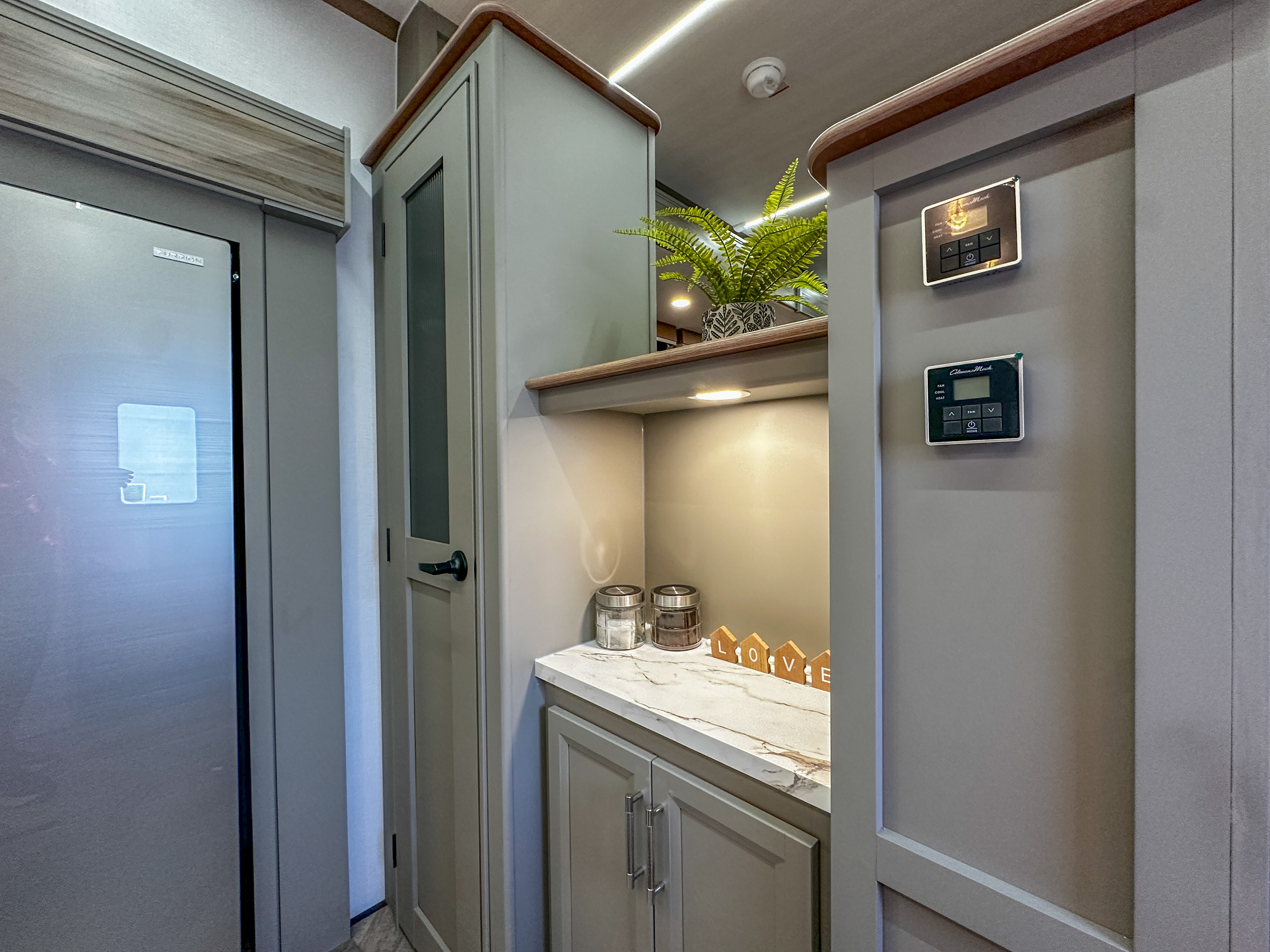 2026 Keystone Sprinter 3800FLB - Image 7