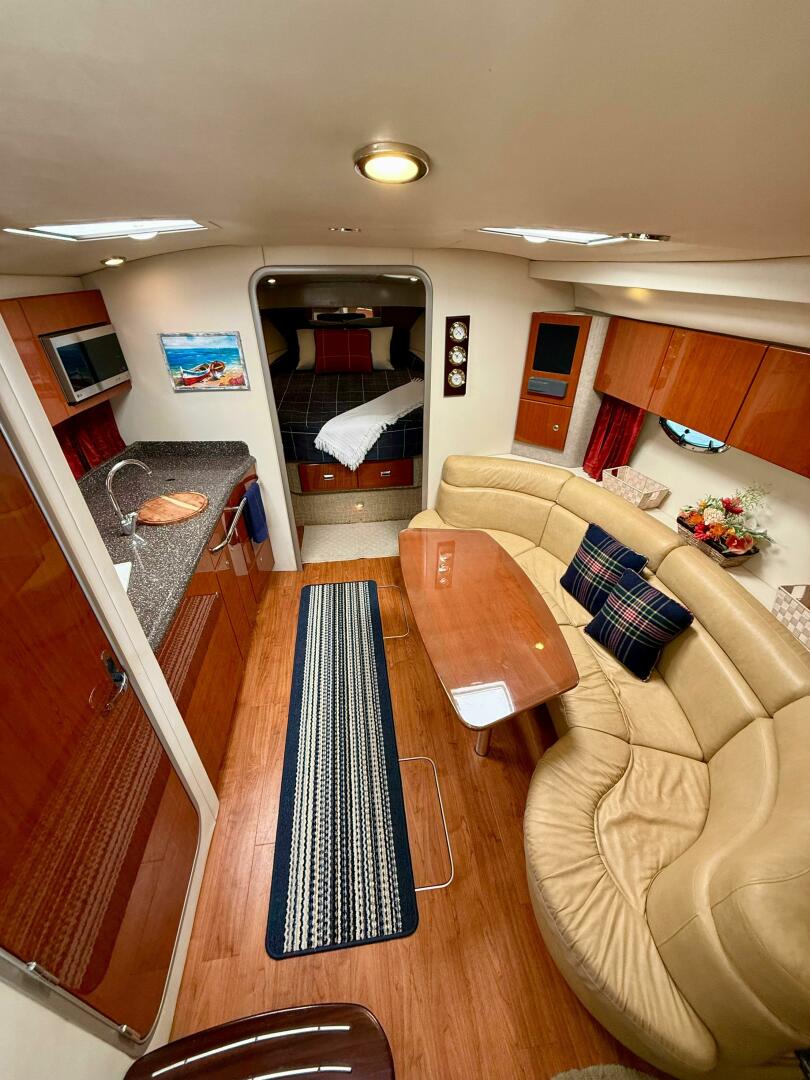 2008 Formula 37 Performance Cruiser - Image 12