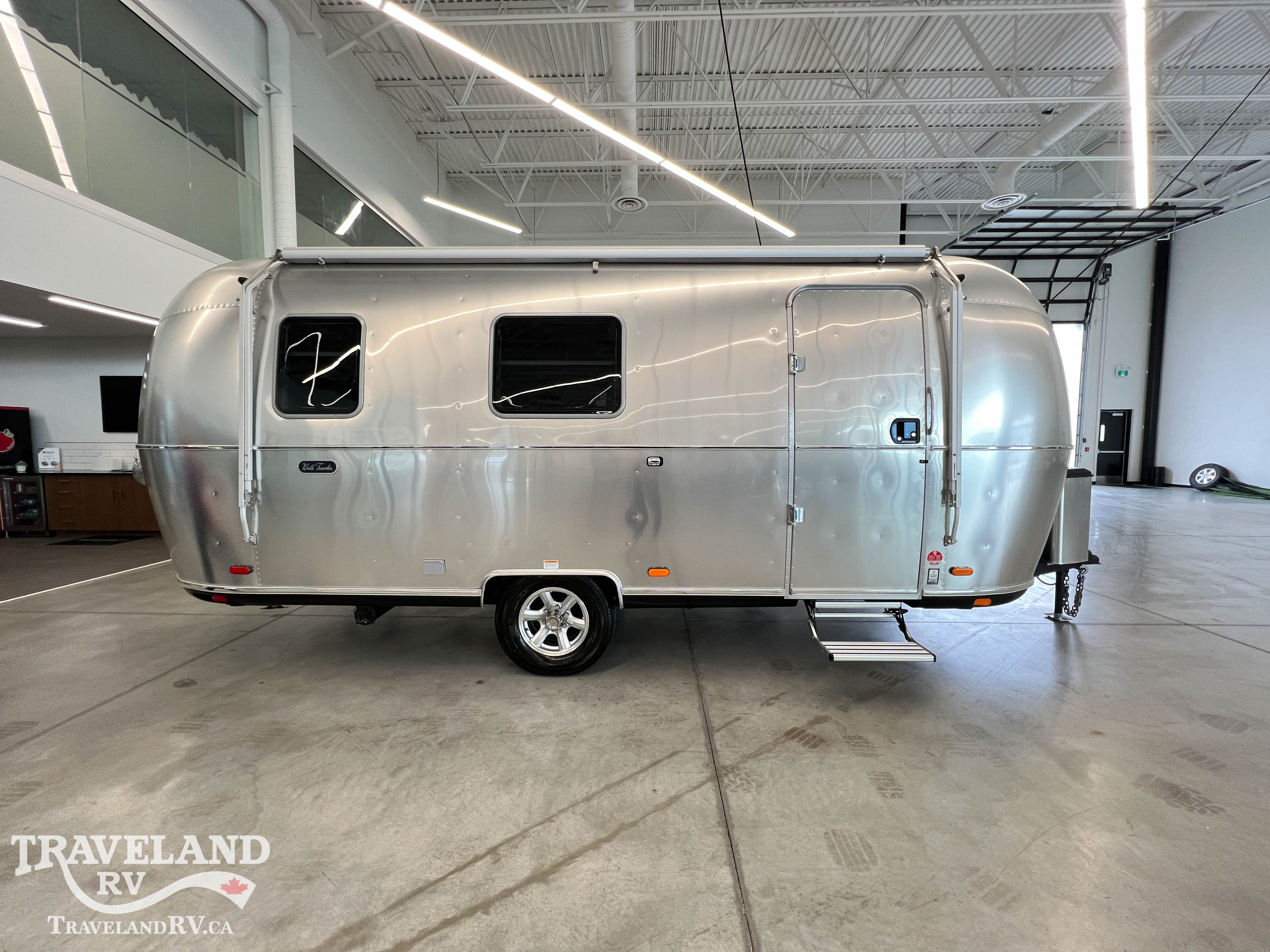 2026 AIRSTREAM 22RB WORLD TRAVELER - Image 8
