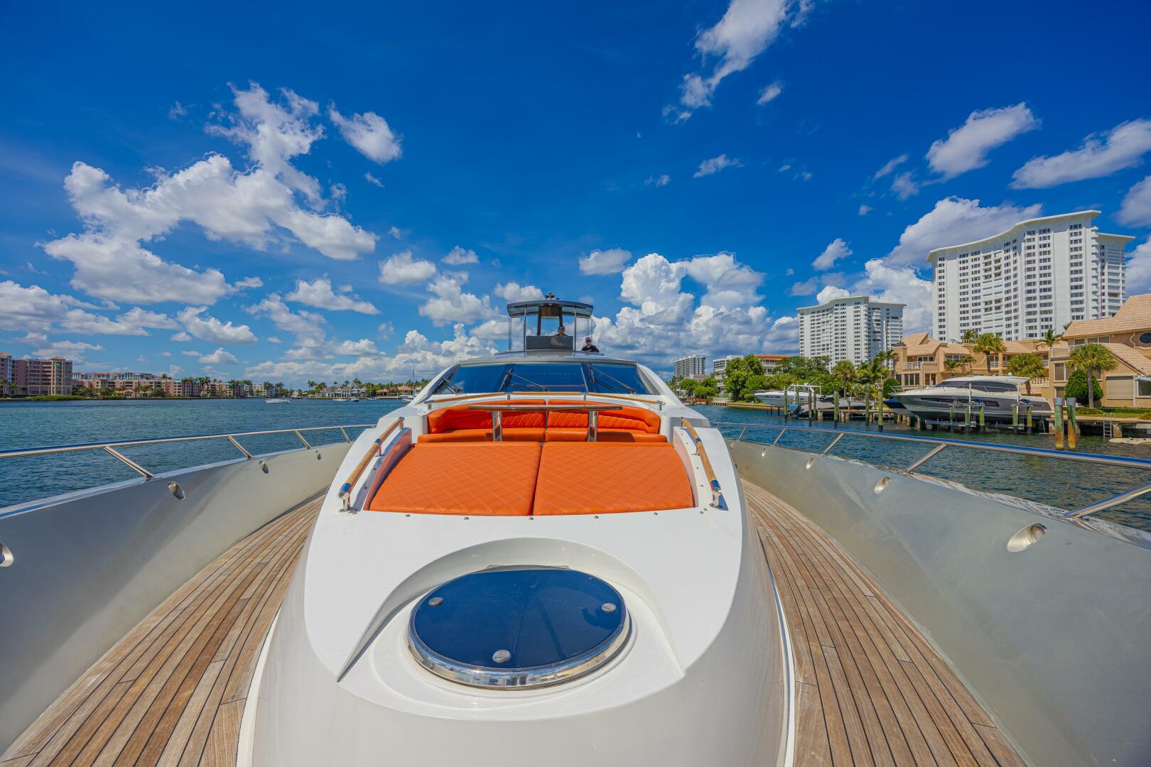 2010 Lazzara Yachts LSX 92 - Image 13