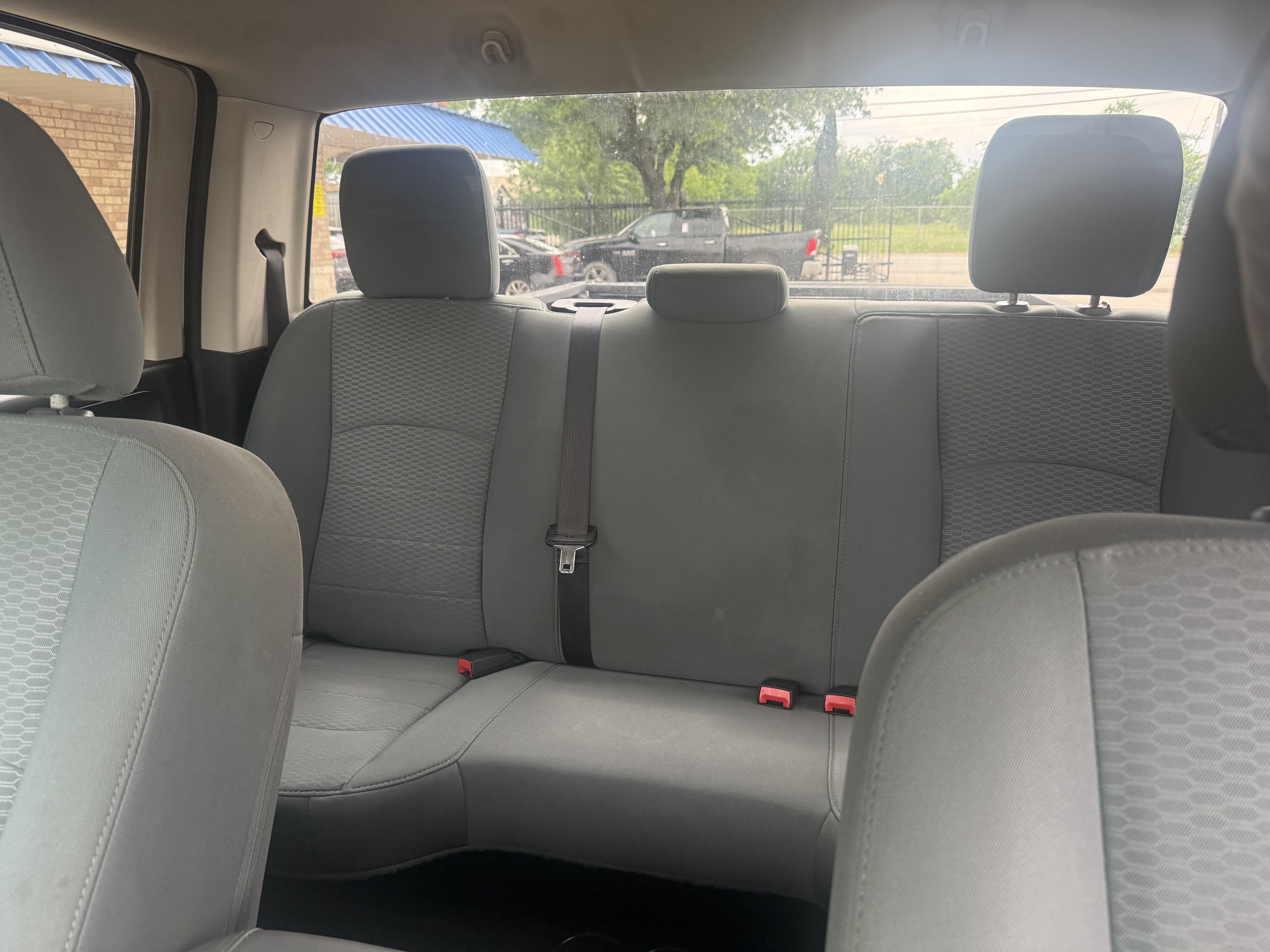2016 Ram 1500 Pickup-V8 Crew Cab Tradesman 4WD - Image 8