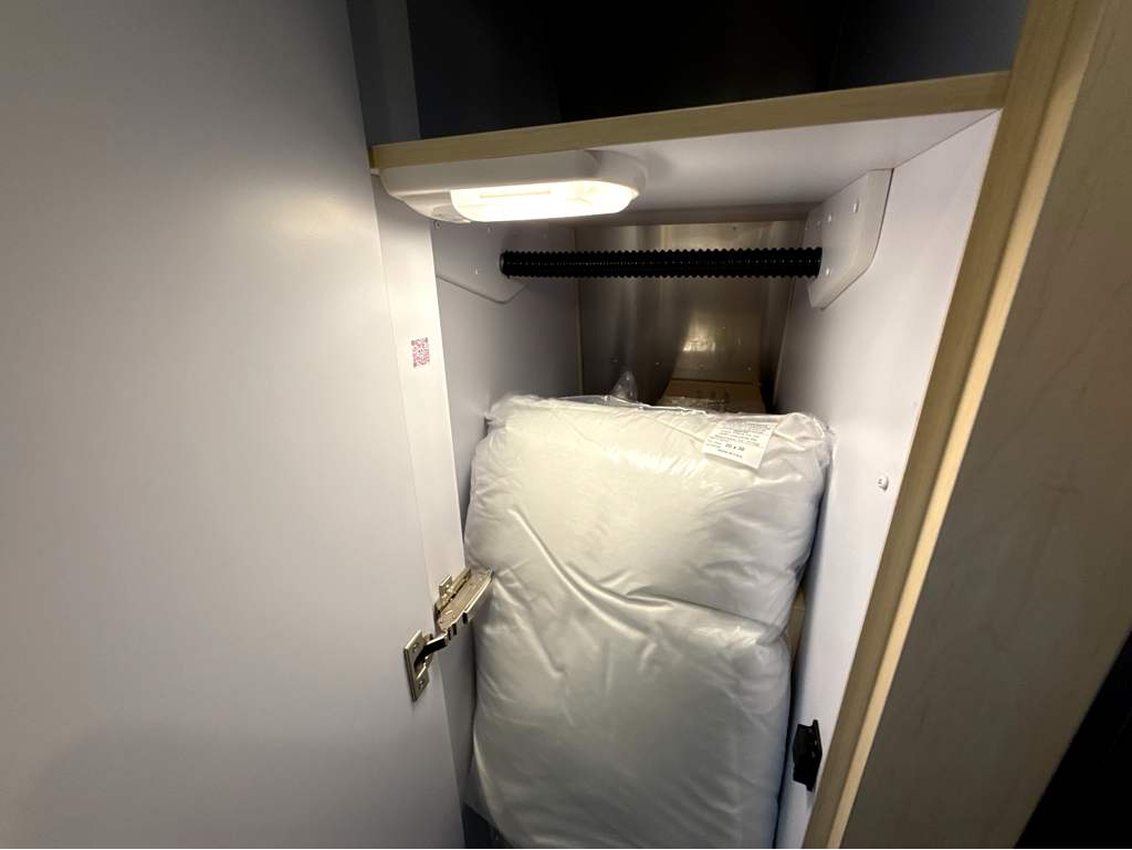 2026 AIRSTREAM FLYING CLOUD 25FBQ - Image 19