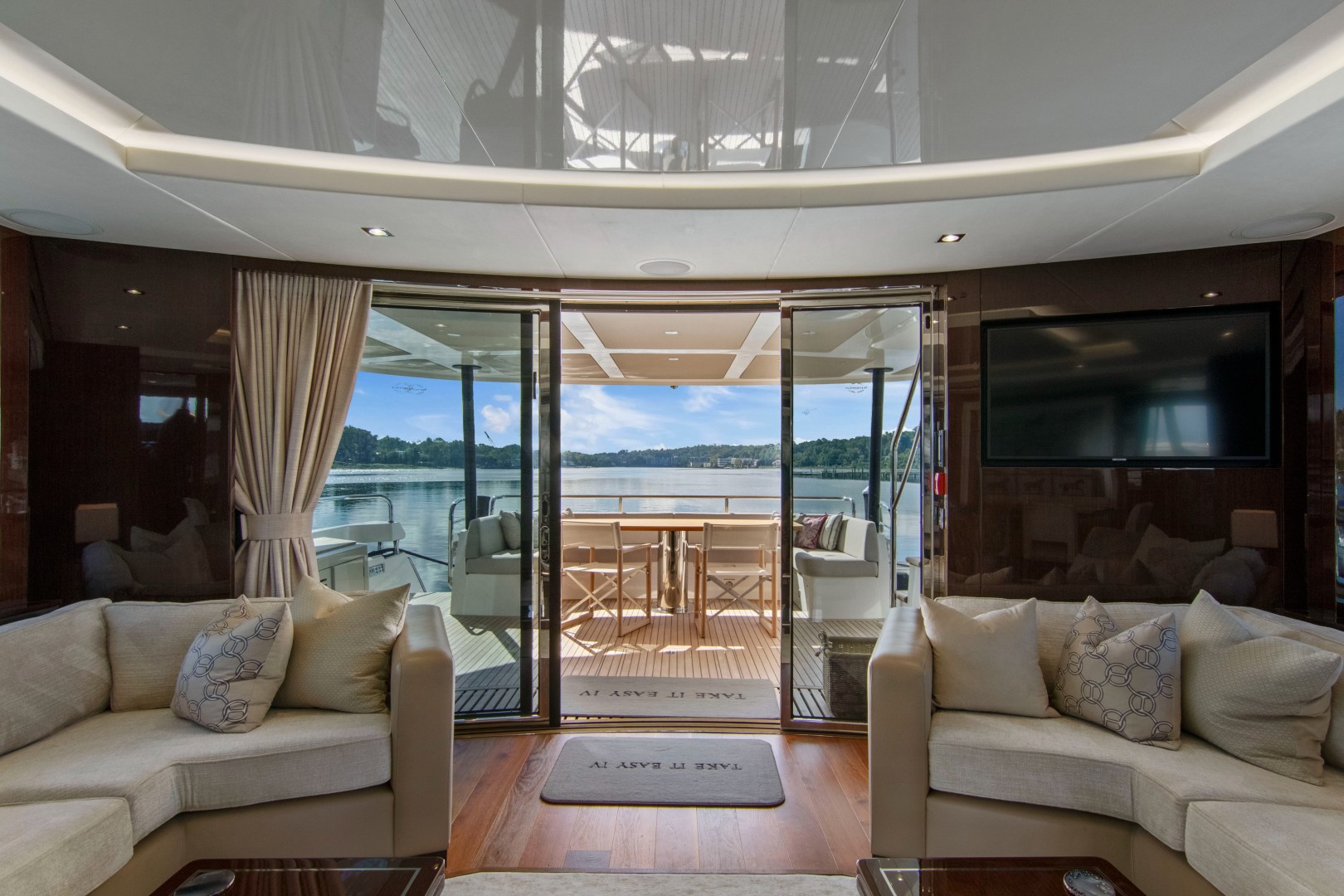 2019 Sunseeker 86 Yacht - Image 25