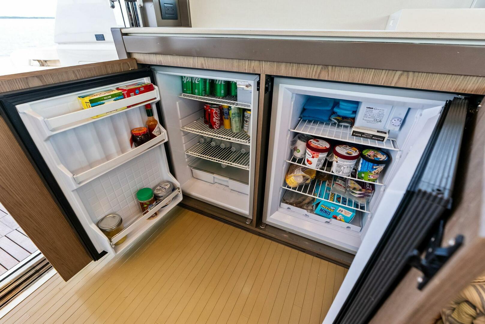 2018 Ferretti Yachts 800 - Image 24