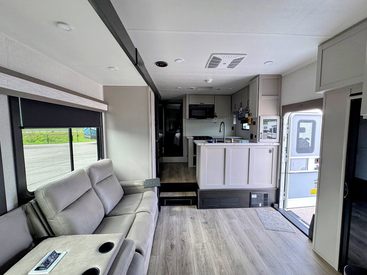 2026 JAYCO SEISMIC 413 - Image 12