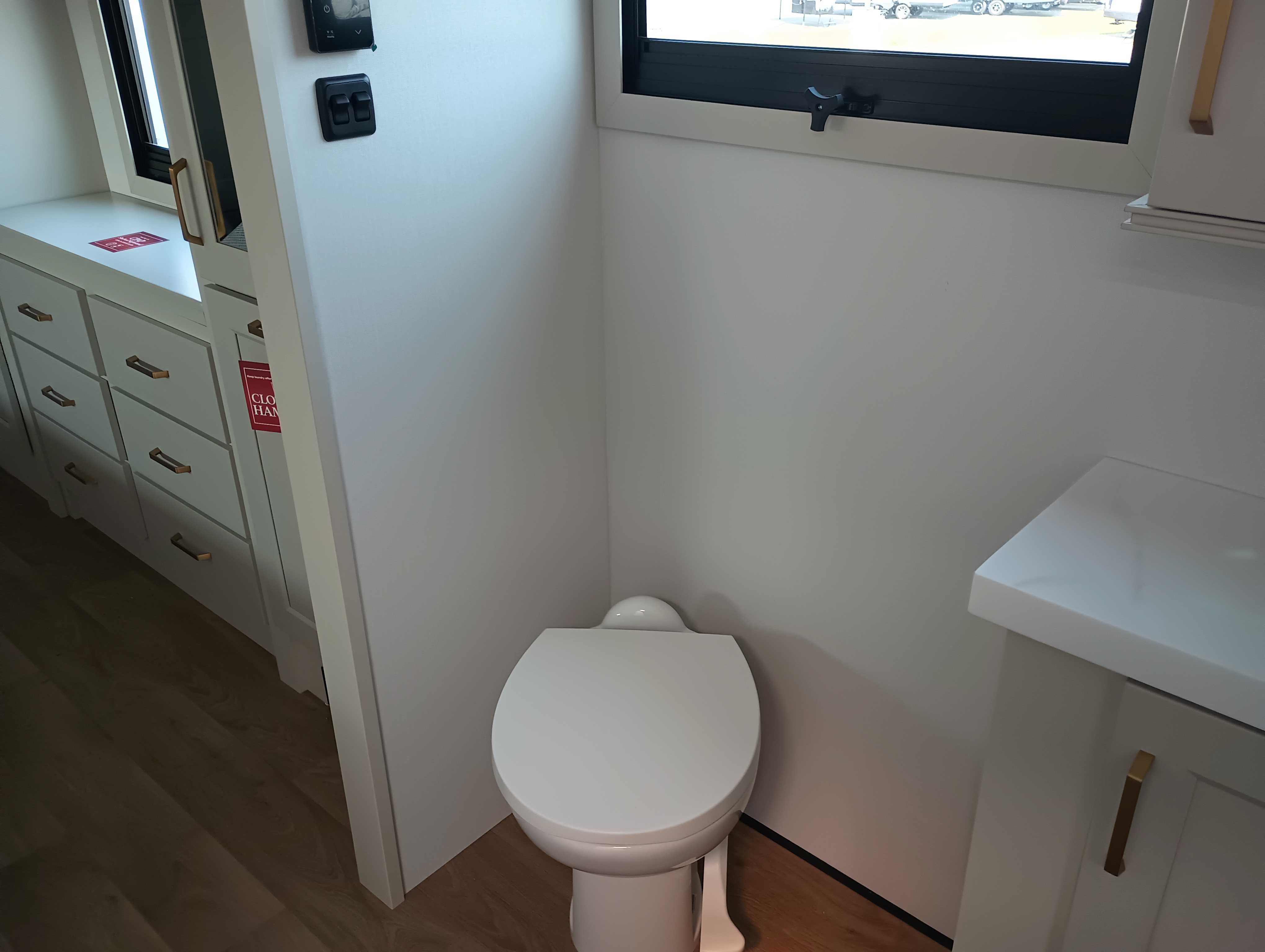 2027 Grand Design Solitude 380FL - Image 19