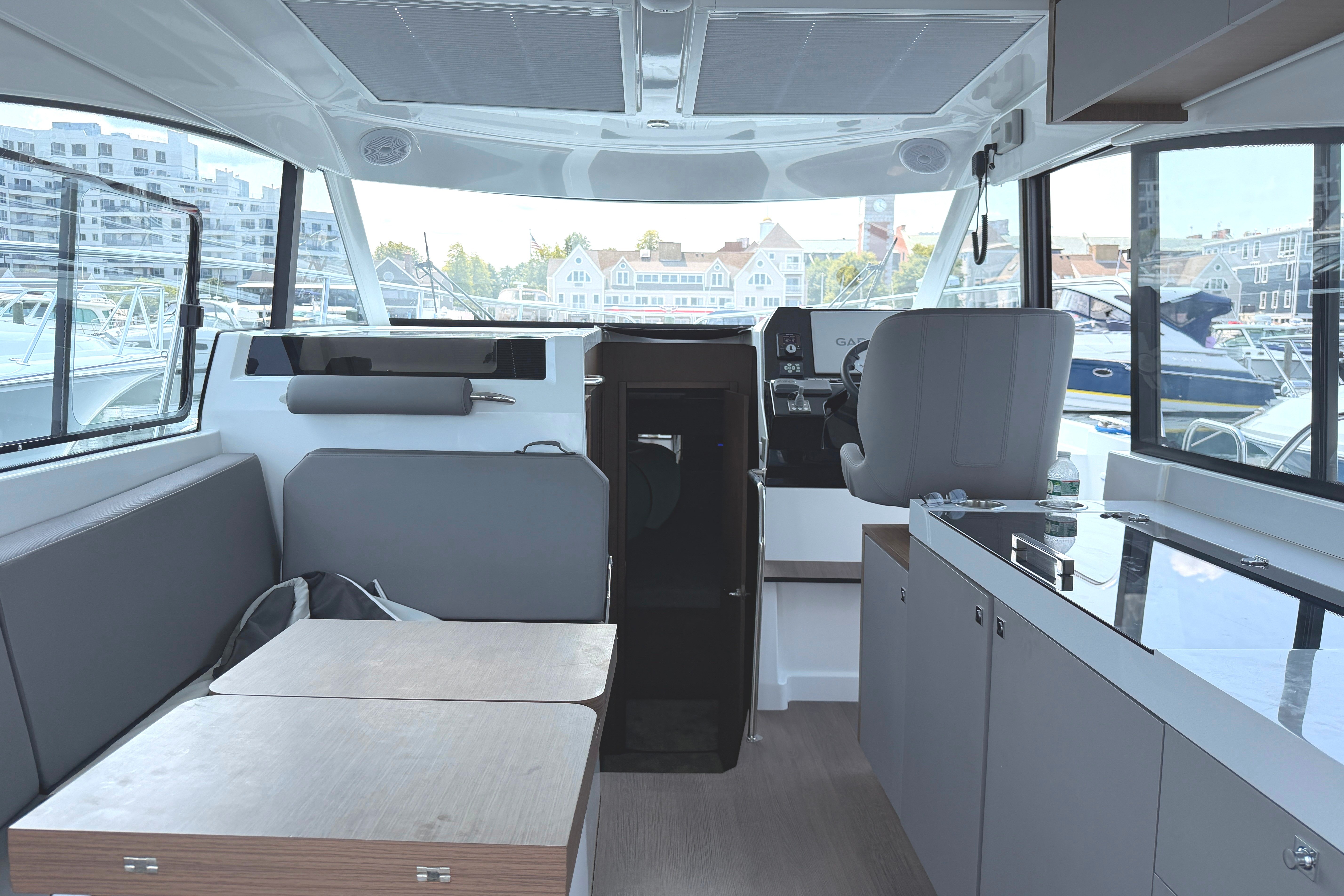 2023 Beneteau Antares 11 OB - Image 16