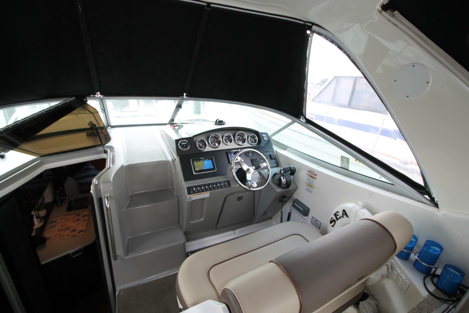 2015 Sea Ray 310 Sundancer - Image 7