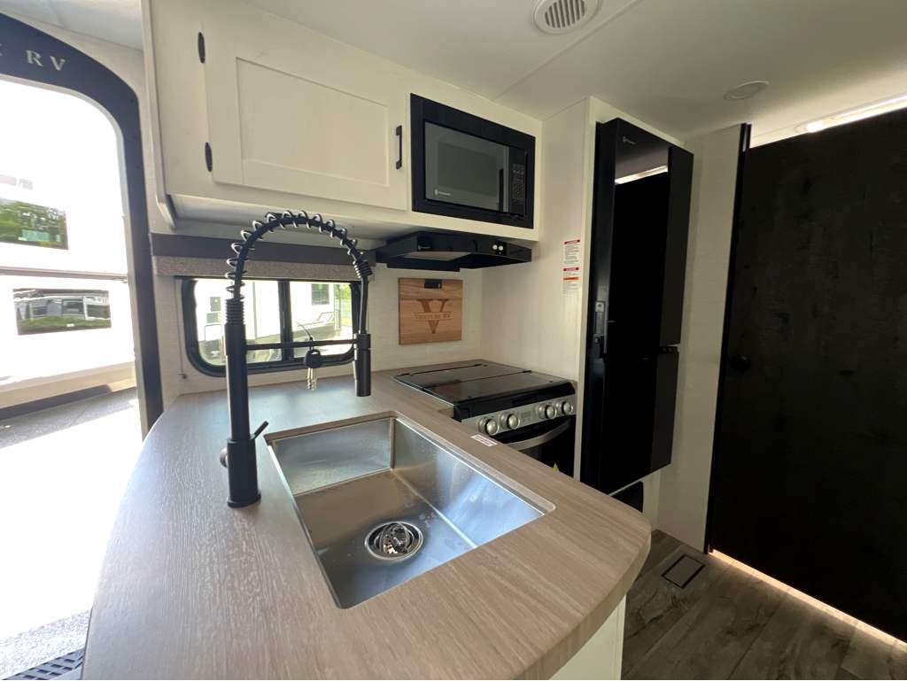 2026 VENTURE RV SIENNA 251VRB - Image 12