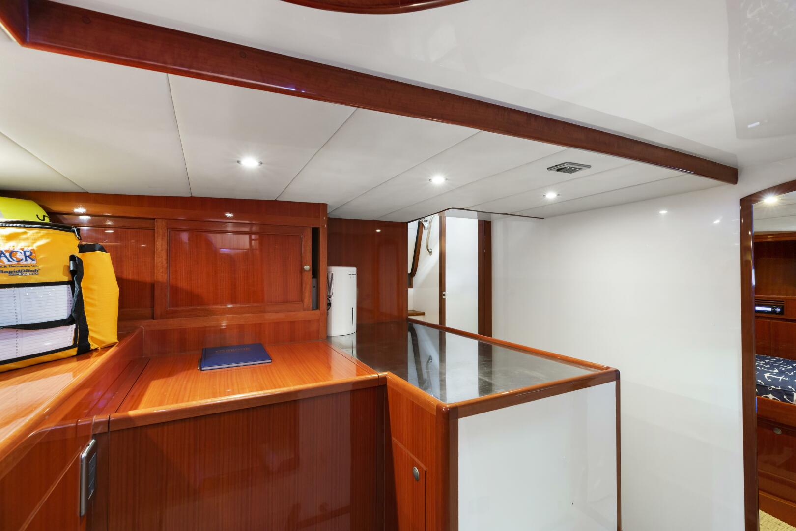 2007 Hampton Cockpit Motoryacht - Image 23