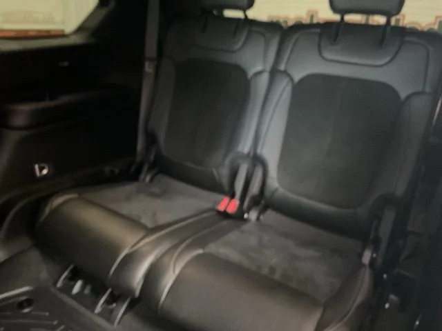 2025 Jeep Grand-Cherokee-L Laredo Altitude 4x4 - Image 11