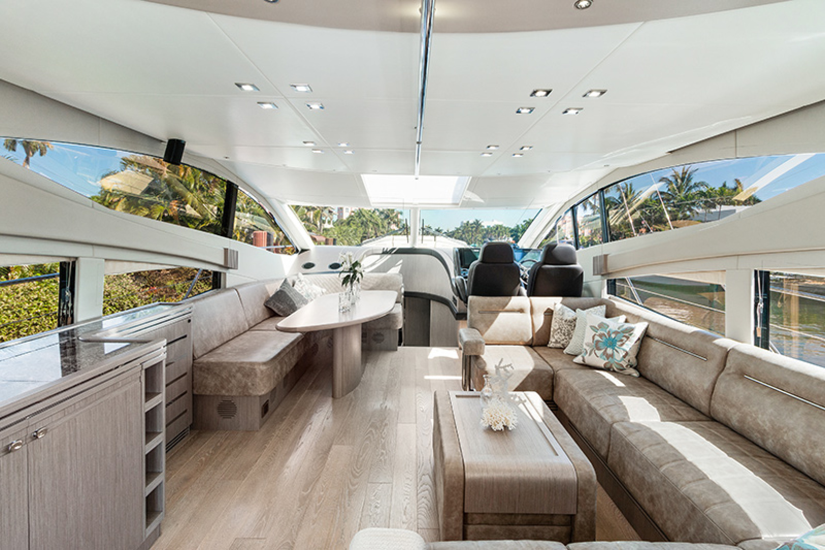 2015 Sunseeker Sport Yacht 68 - Image 2