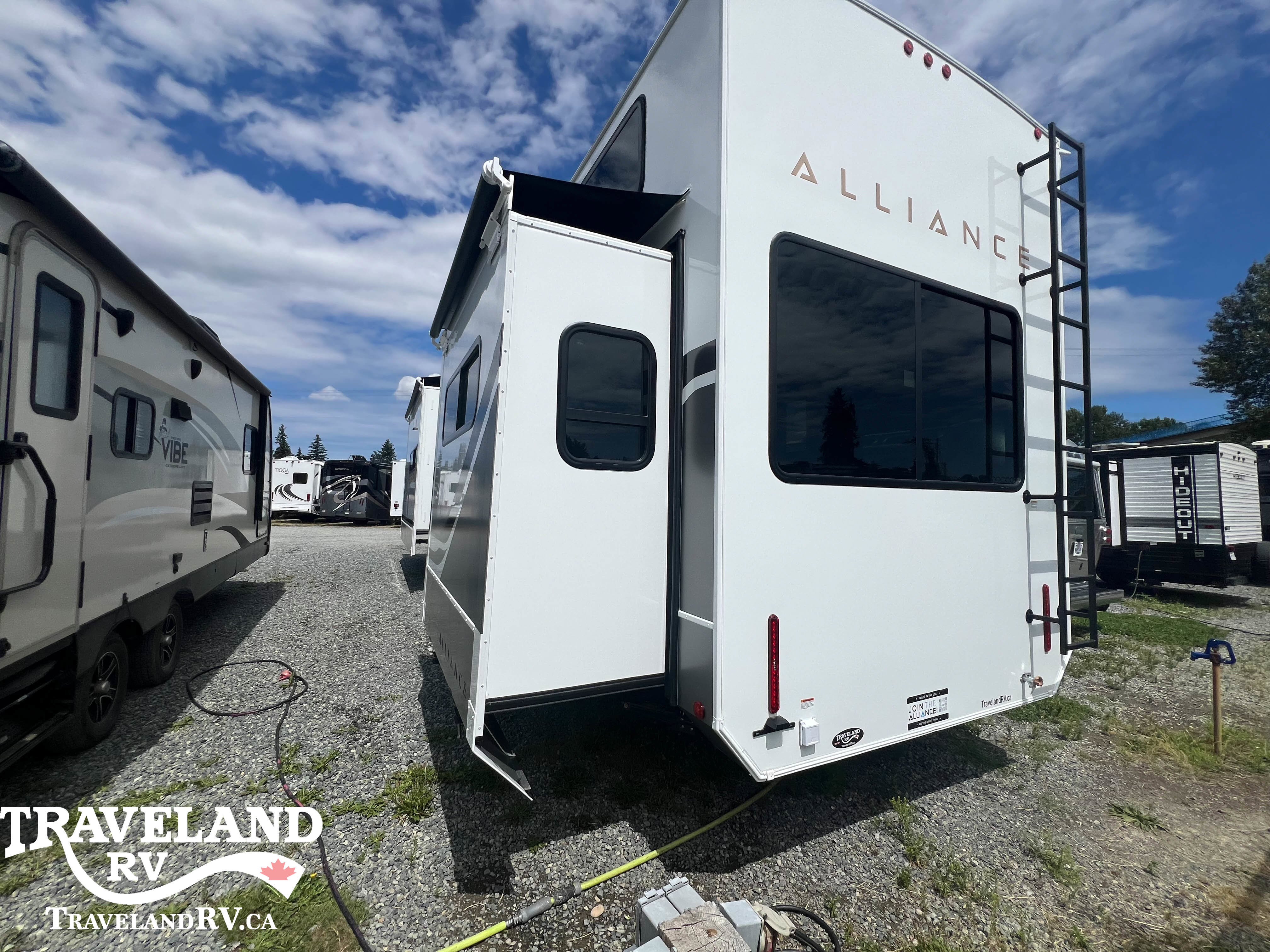 2026 Alliance RV Benchmark 42LFT - Image 3