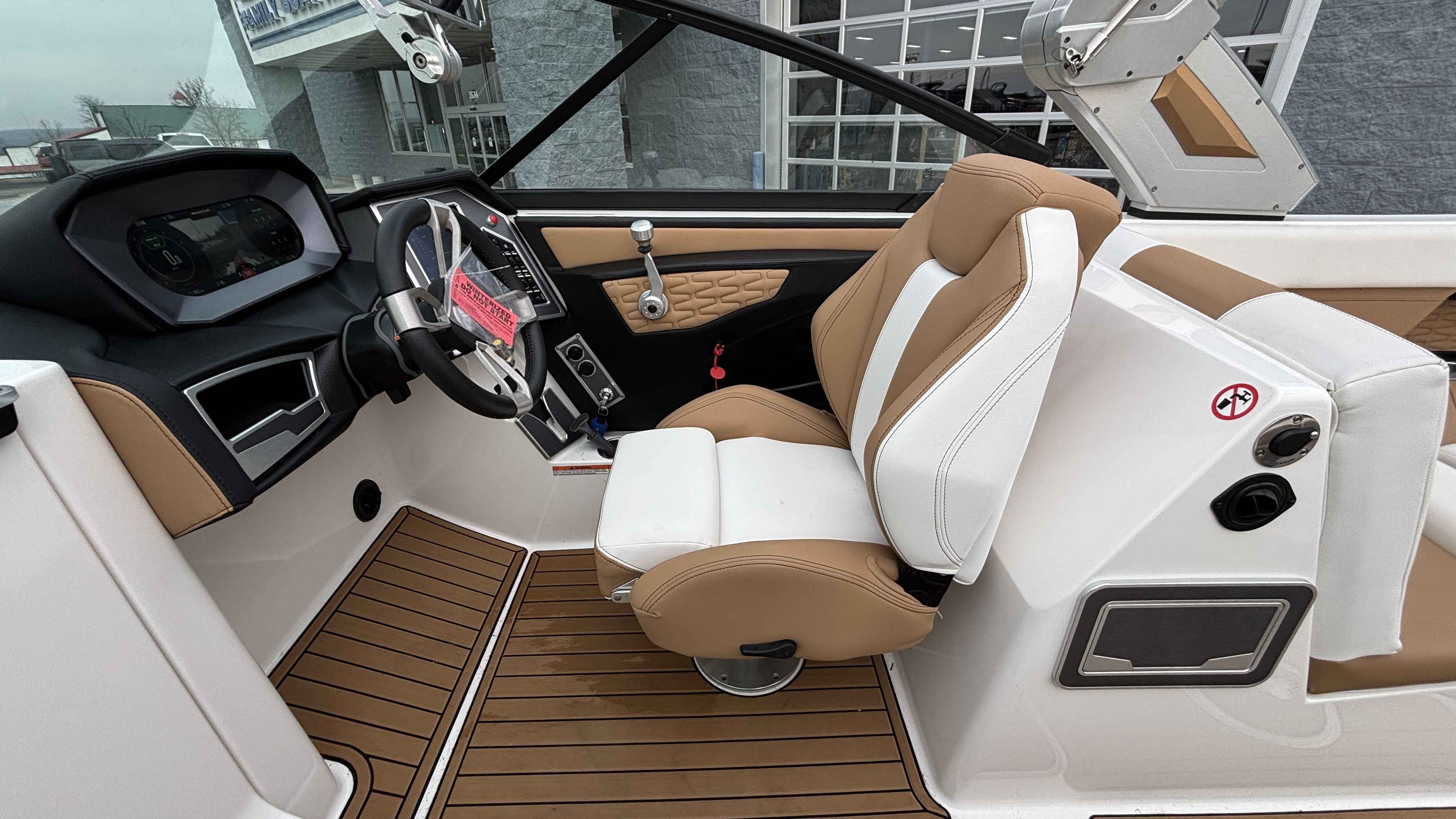 2022 MasterCraft X26 - Image 35
