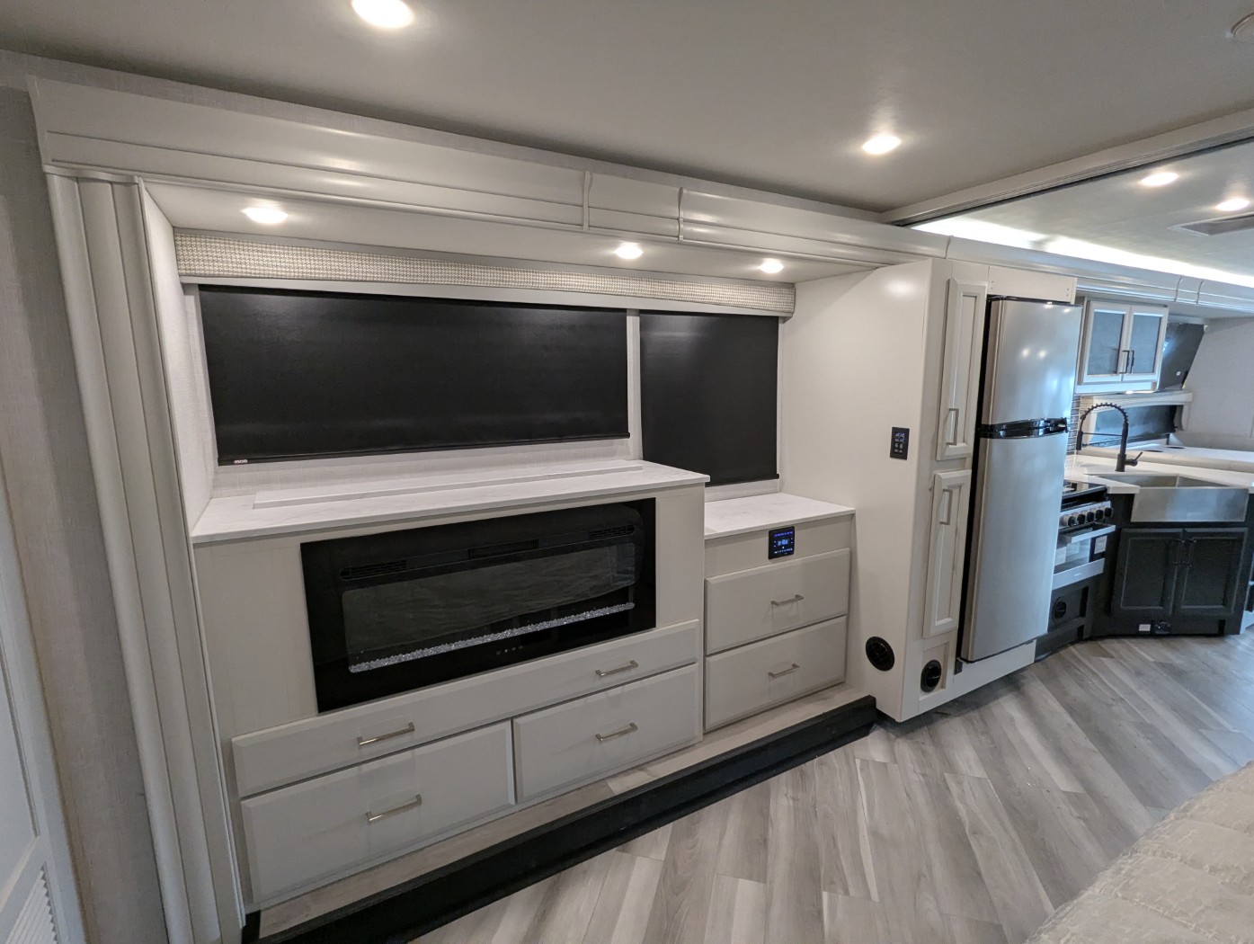 2026 Holiday Rambler Invicta 32RW - Image 31