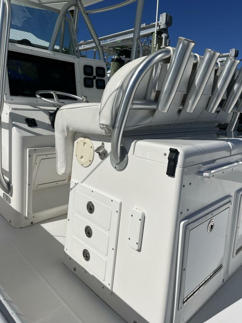 2006 Regulator 32 Center Console - Image 9