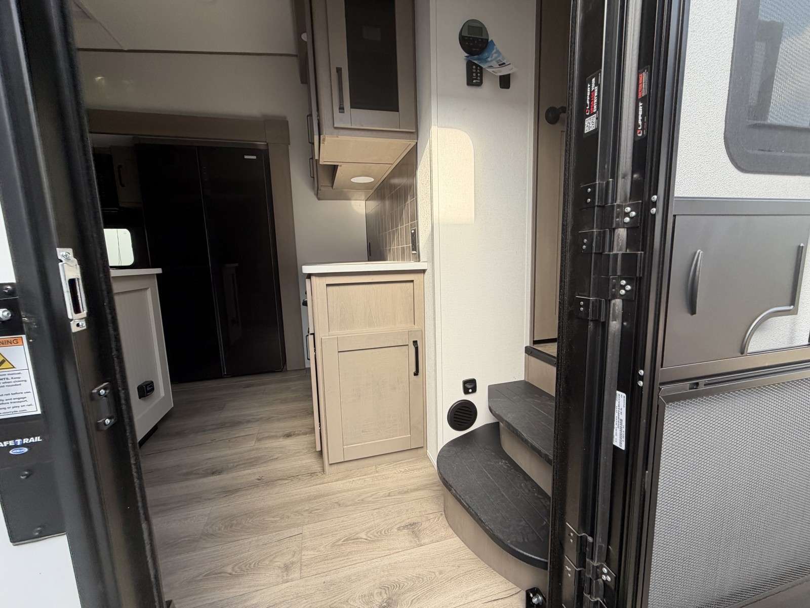 2026 GRAND DESIGN 303RLS - Image 16