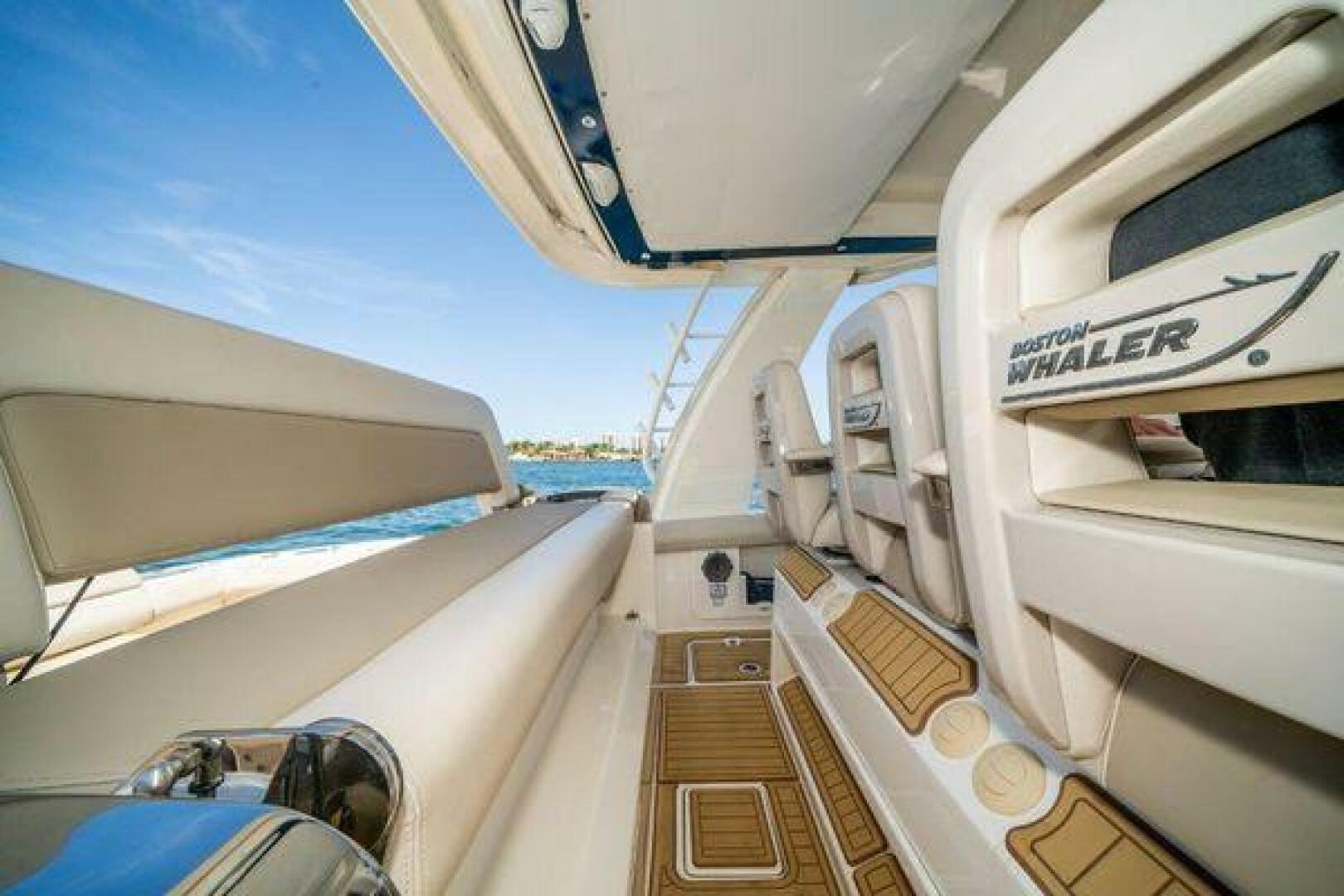 2017 Boston Whaler 42 Outrage - Image 18