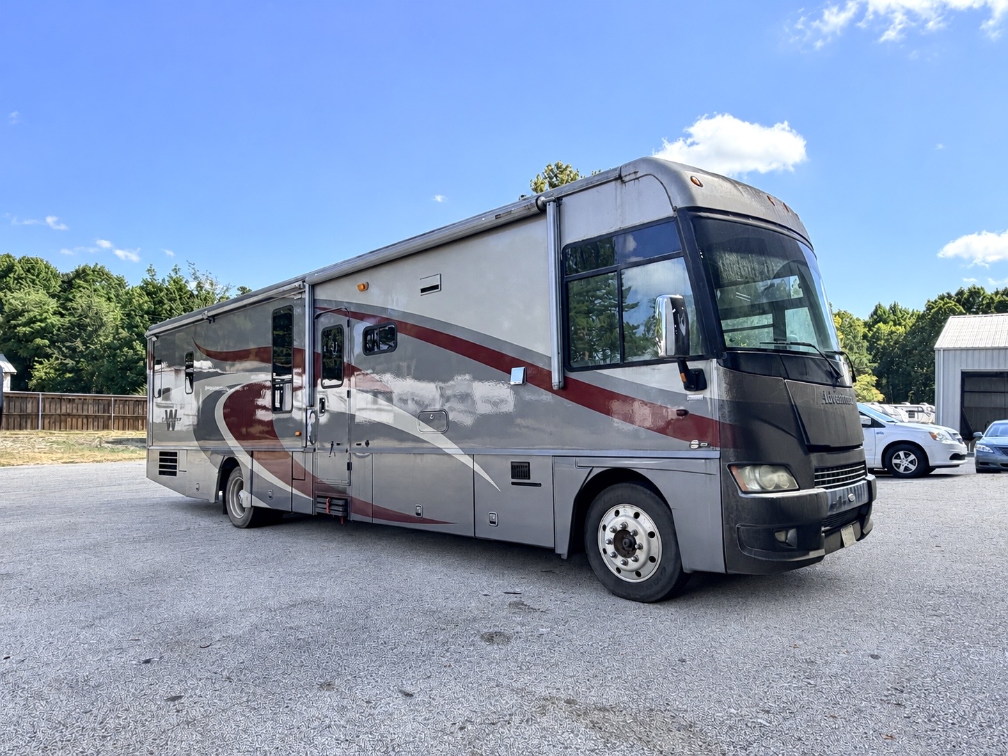 2008 Winnebago Adventurer 38t