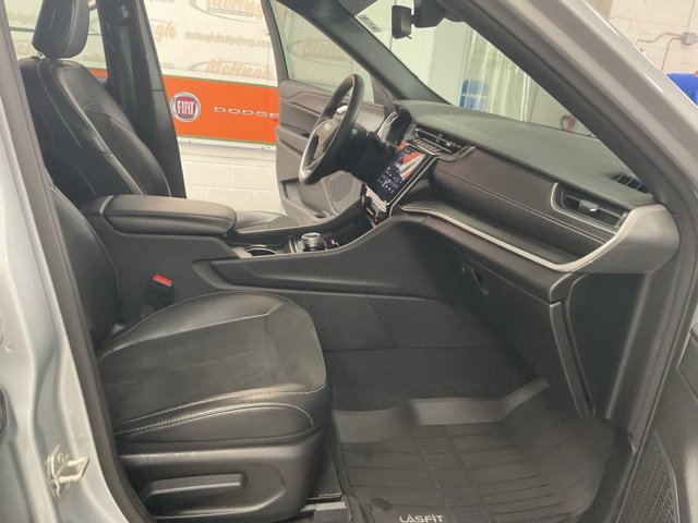 2023 Jeep Grand Cherokee L Utility 4D Altitude 4WD - Image 43