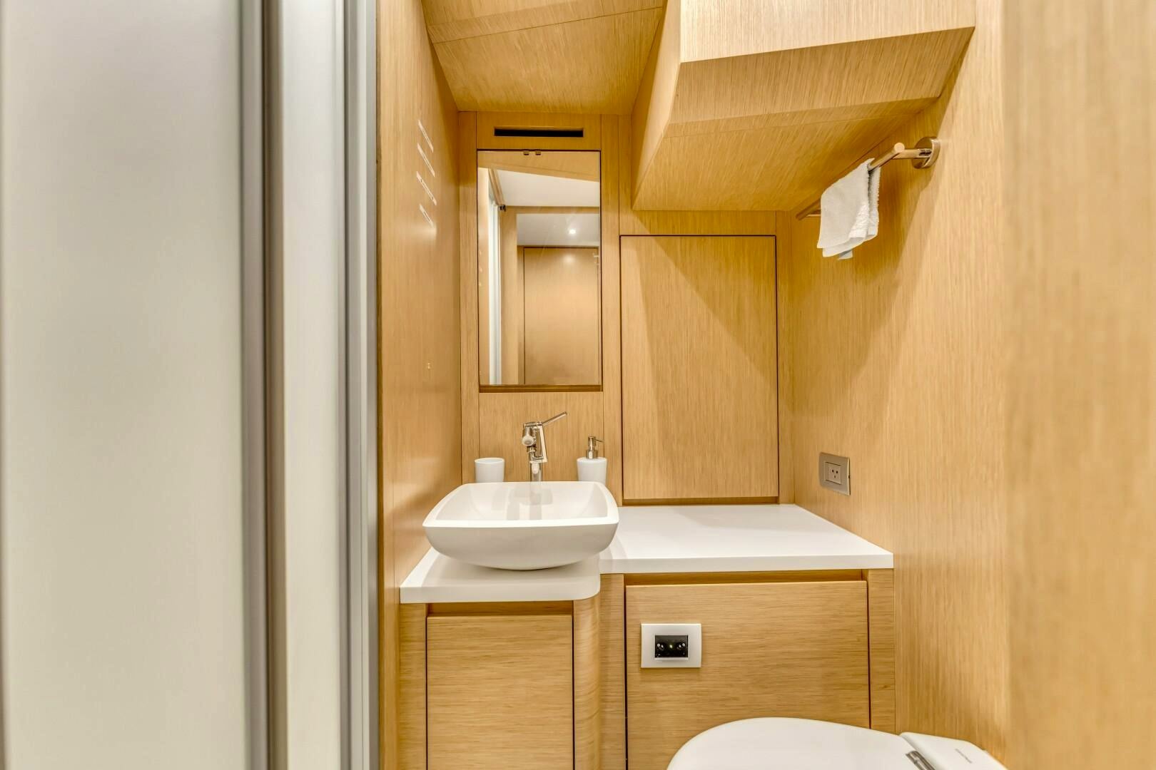 2022 Sanlorenzo Sl90A Base - Image 25