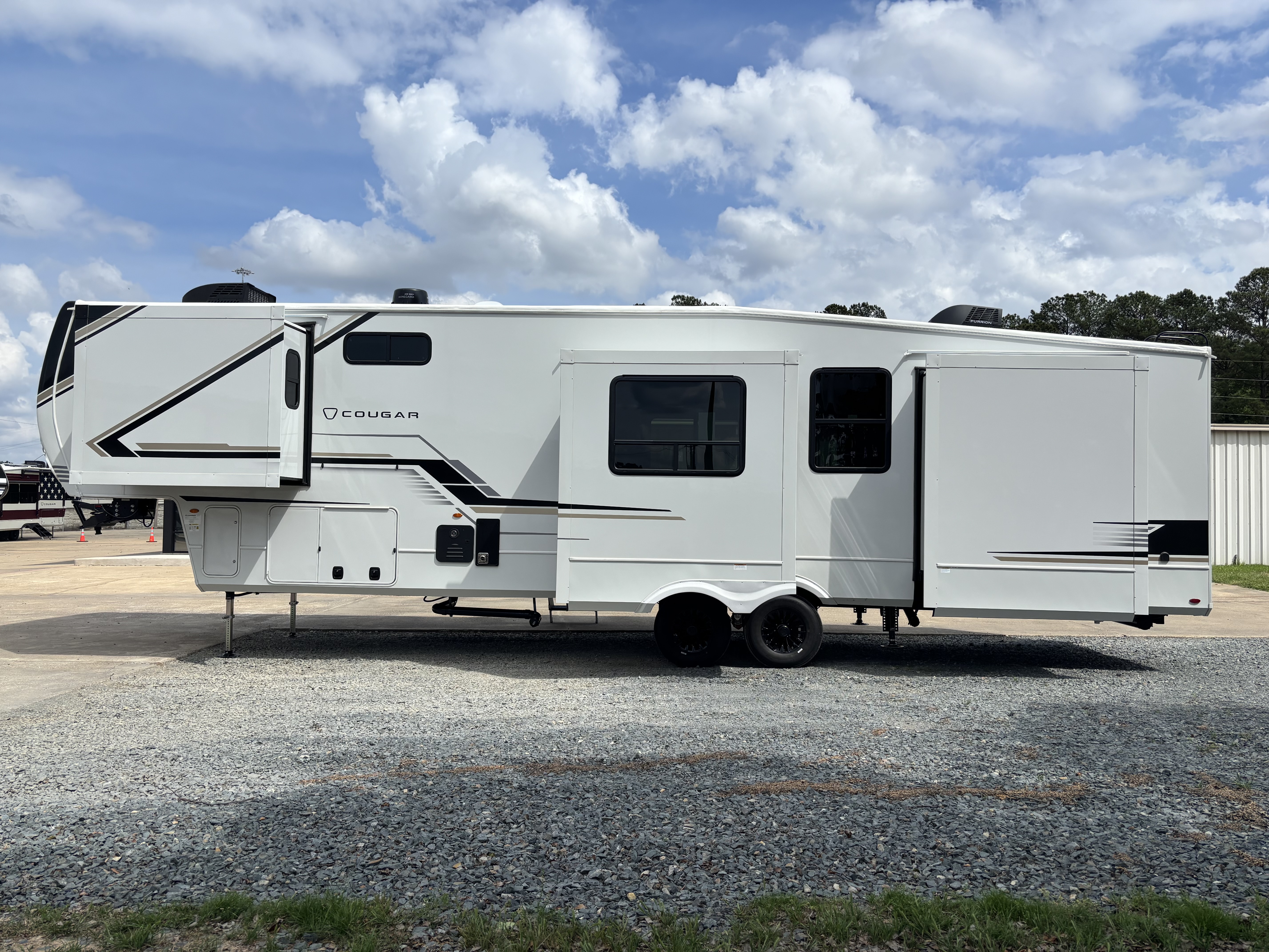 2026 Keystone Cougar 350LLK - Image 6