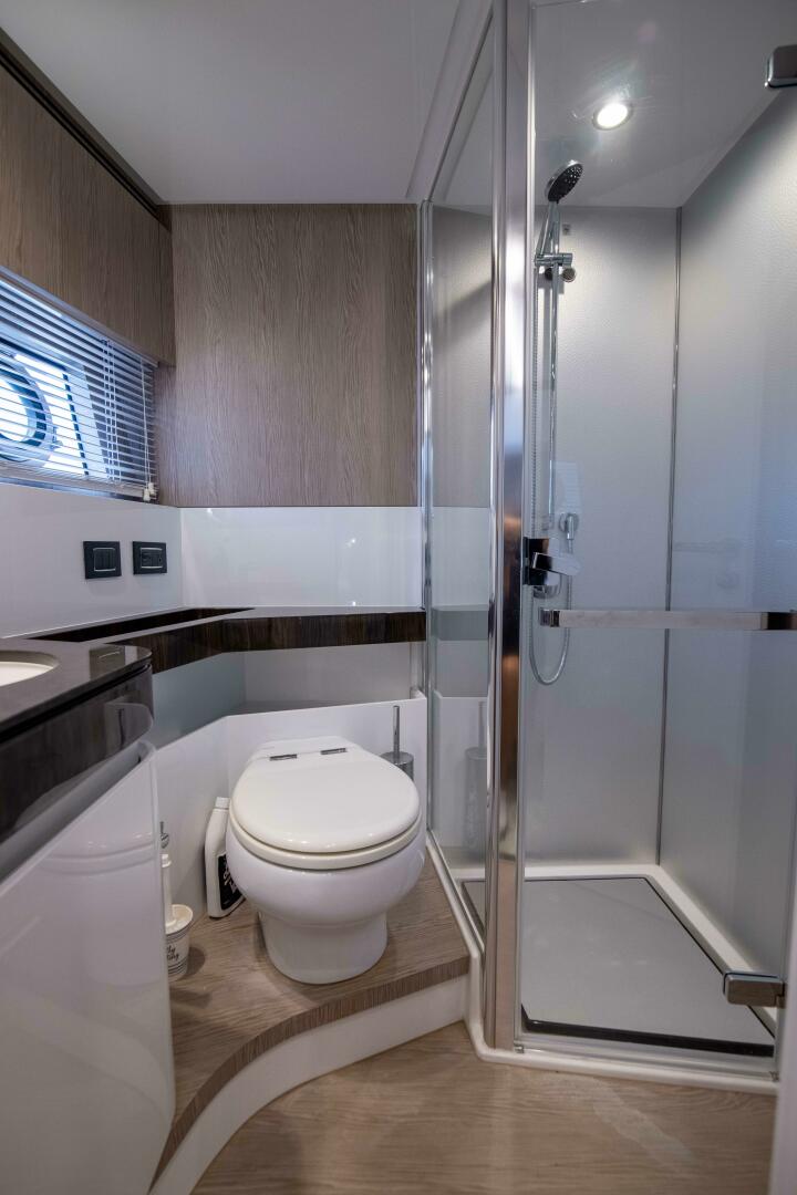 2019 Azimut S7 - Image 41