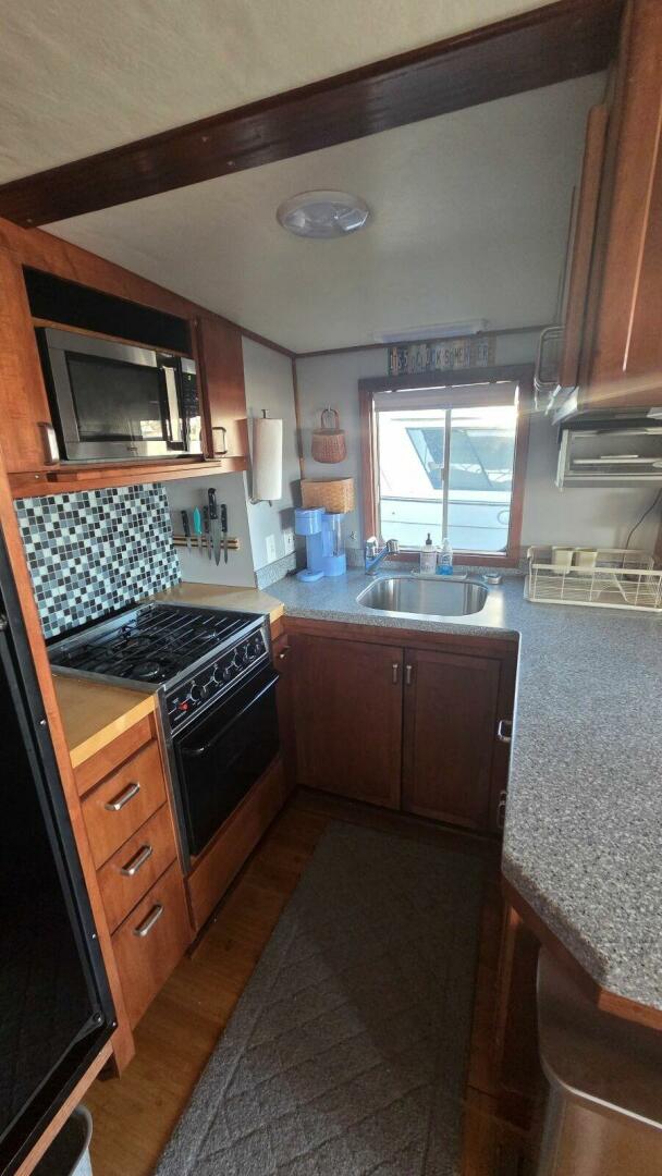 2004 Pilgrim Progress Mark II 42 - Image 17